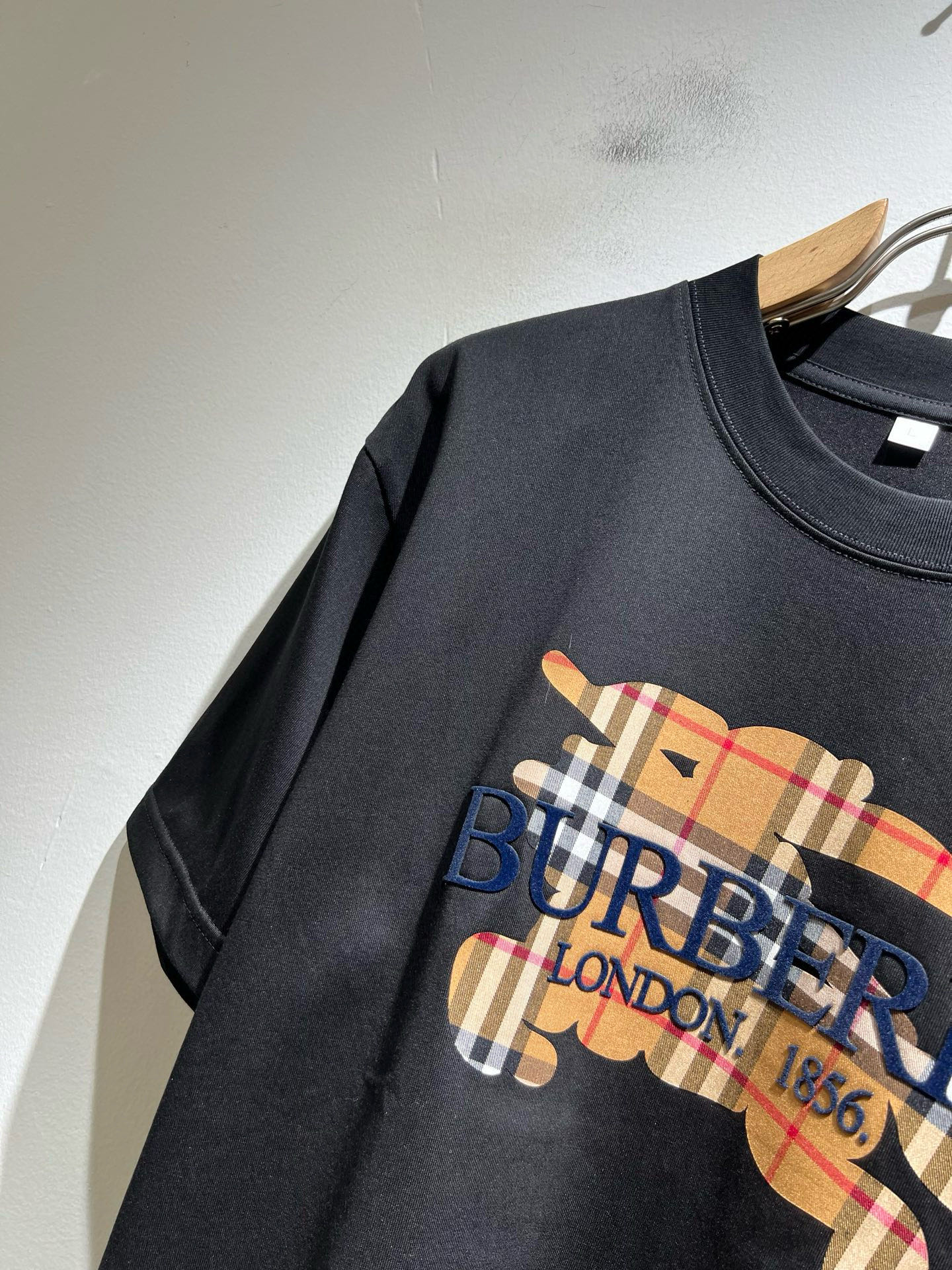 BURBER*Y巴*莉2026春夏新品男女同款👫短袖T恤，重磅来袭，最近比较火热的环保纯棉面料制作而成，