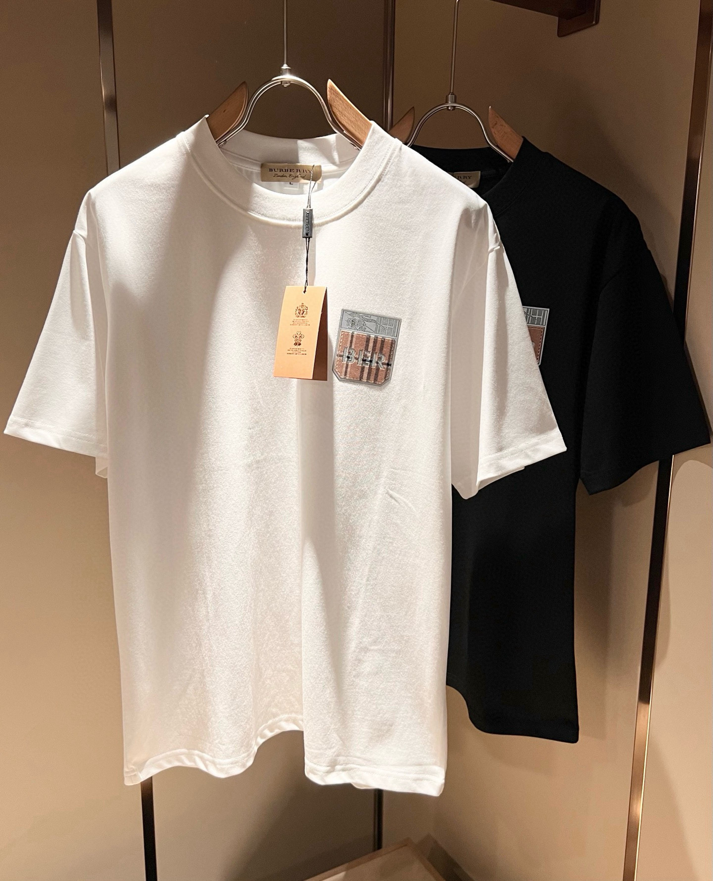 BURBER*Y巴*莉2026春夏新品男女同款👫短袖T恤，重磅来袭，最近比较火热的环保纯棉面料制作而成，