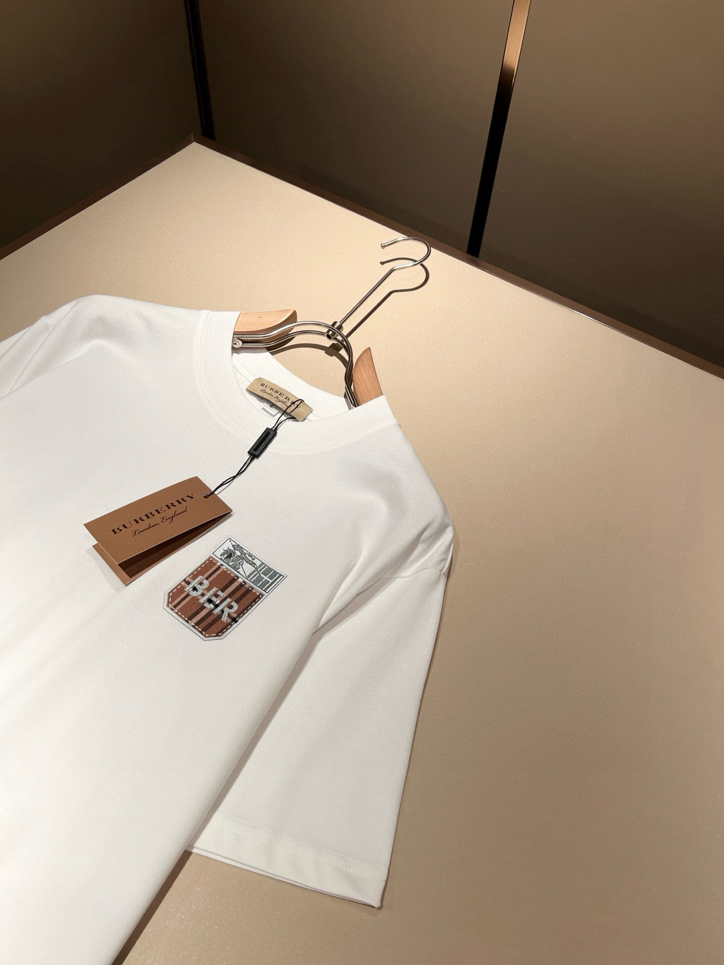 BURBER*Y巴*莉2026春夏新品男女同款👫短袖T恤，重磅来袭，最近比较火热的环保纯棉面料制作而成，