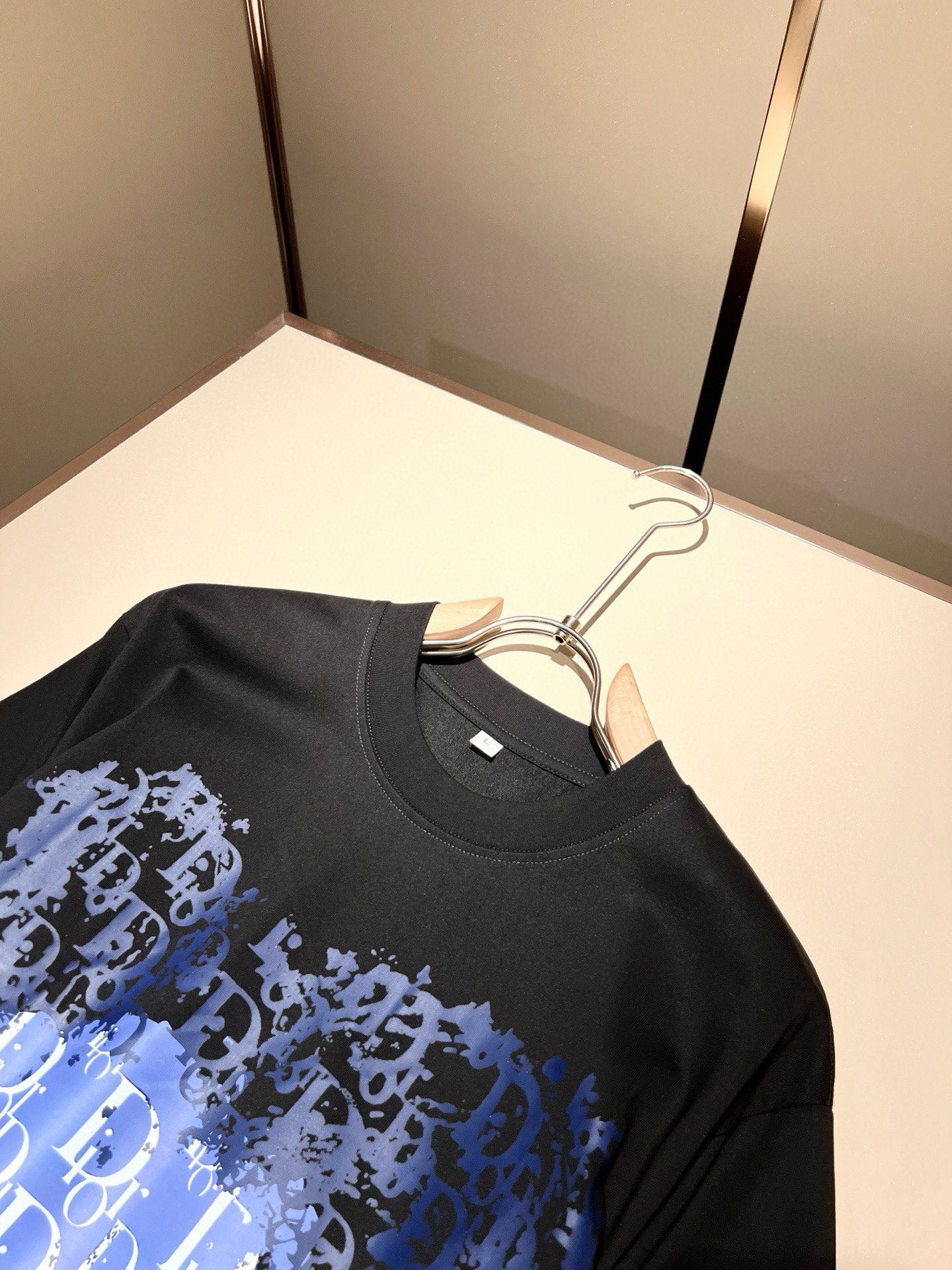 Dio*迪家 2026春夏新款男女同款👫短袖T恤，专柜同步发售！定制专属260克纯棉面料，定制原版工艺螺