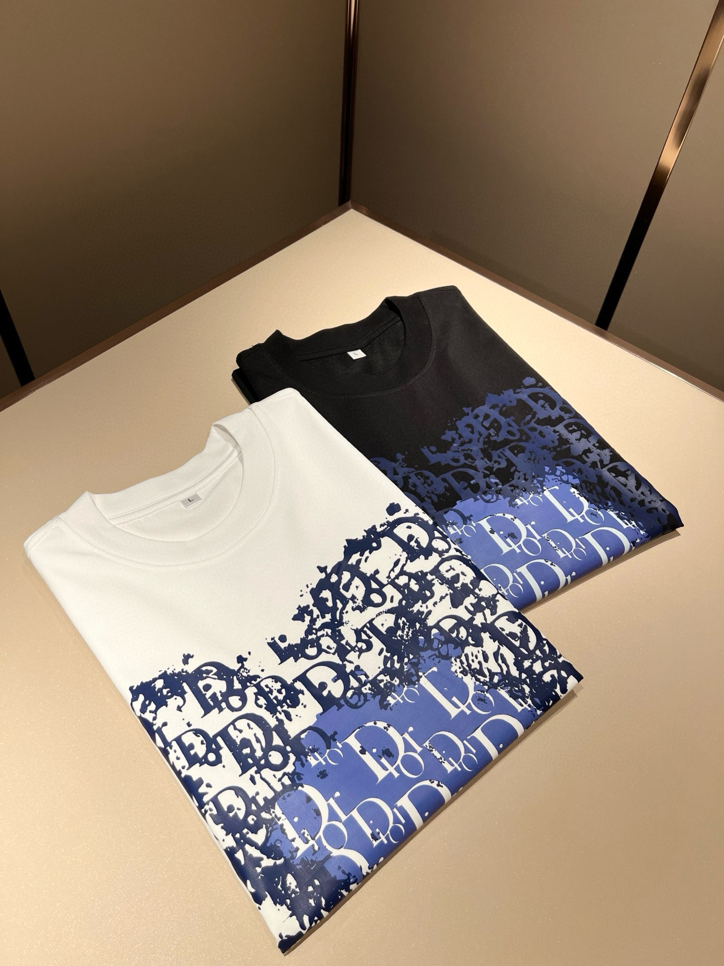 Dio*迪家 2026春夏新款男女同款👫短袖T恤，专柜同步发售！定制专属260克纯棉面料，定制原版工艺螺