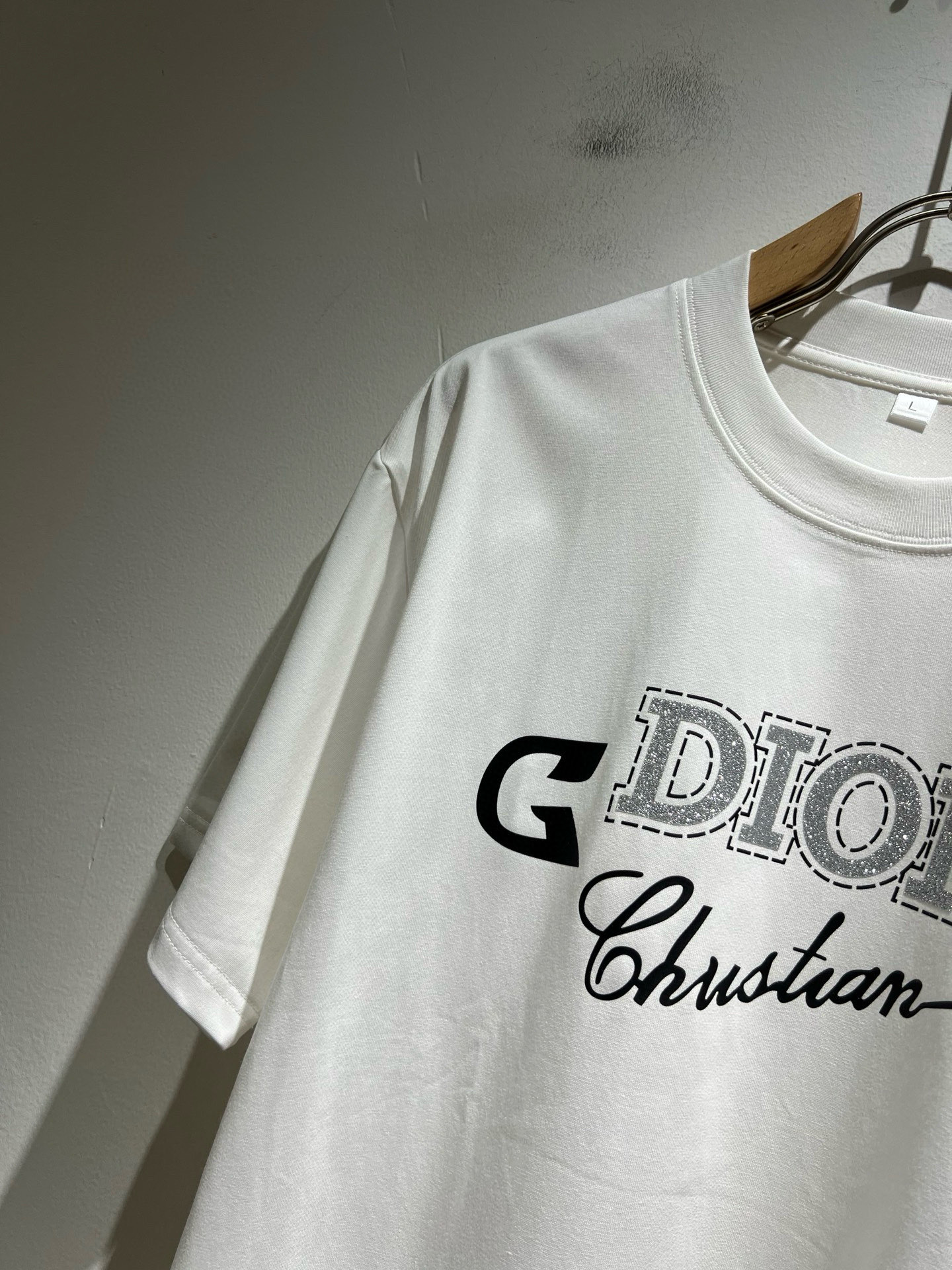 Dio*迪家 2026春夏新款男女同款👫短袖T恤，专柜同步发售！定制专属260克纯棉面料，定制原版工艺螺