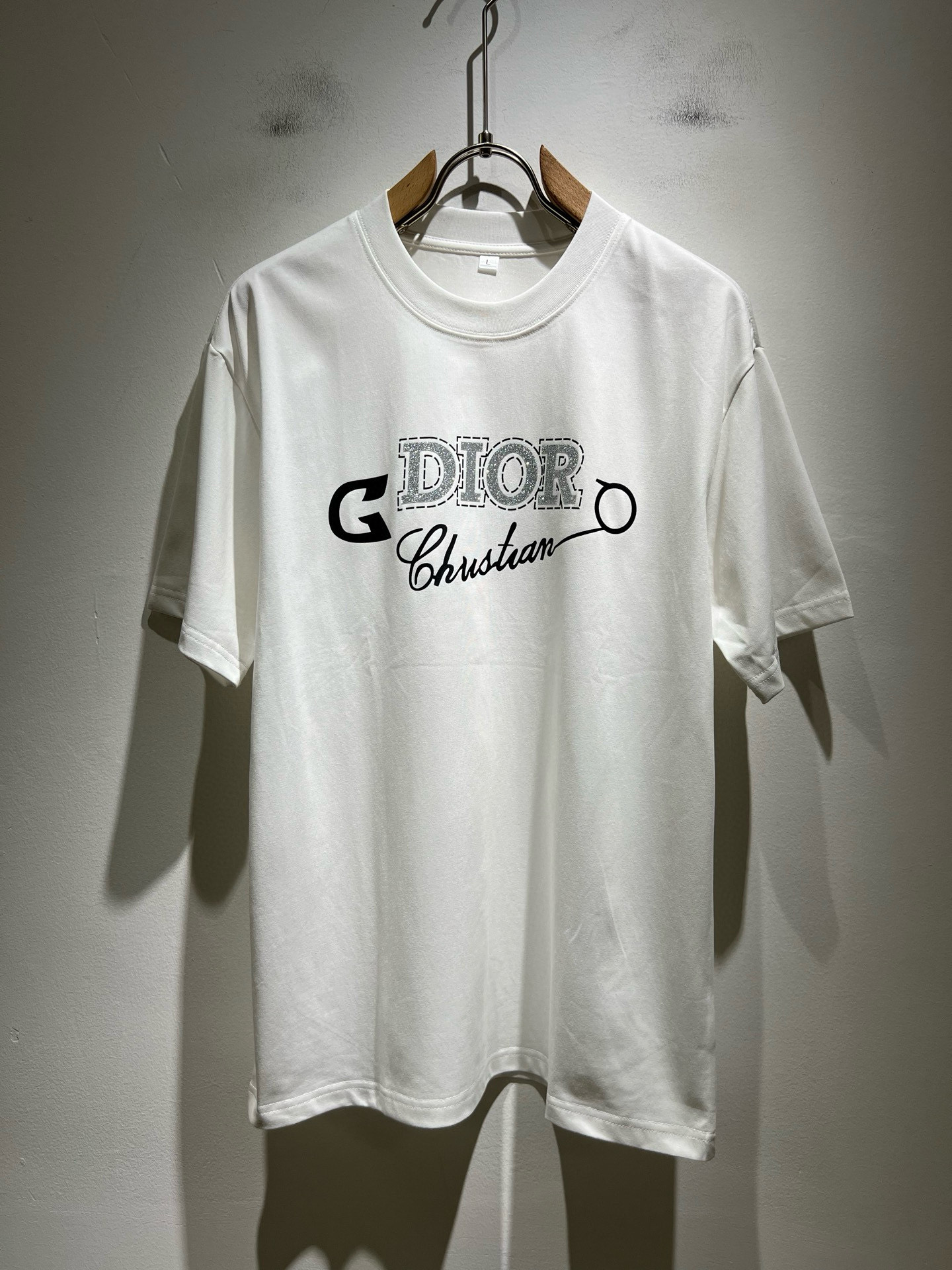 Dio*迪家 2026春夏新款男女同款👫短袖T恤，专柜同步发售！定制专属260克纯棉面料，定制原版工艺螺