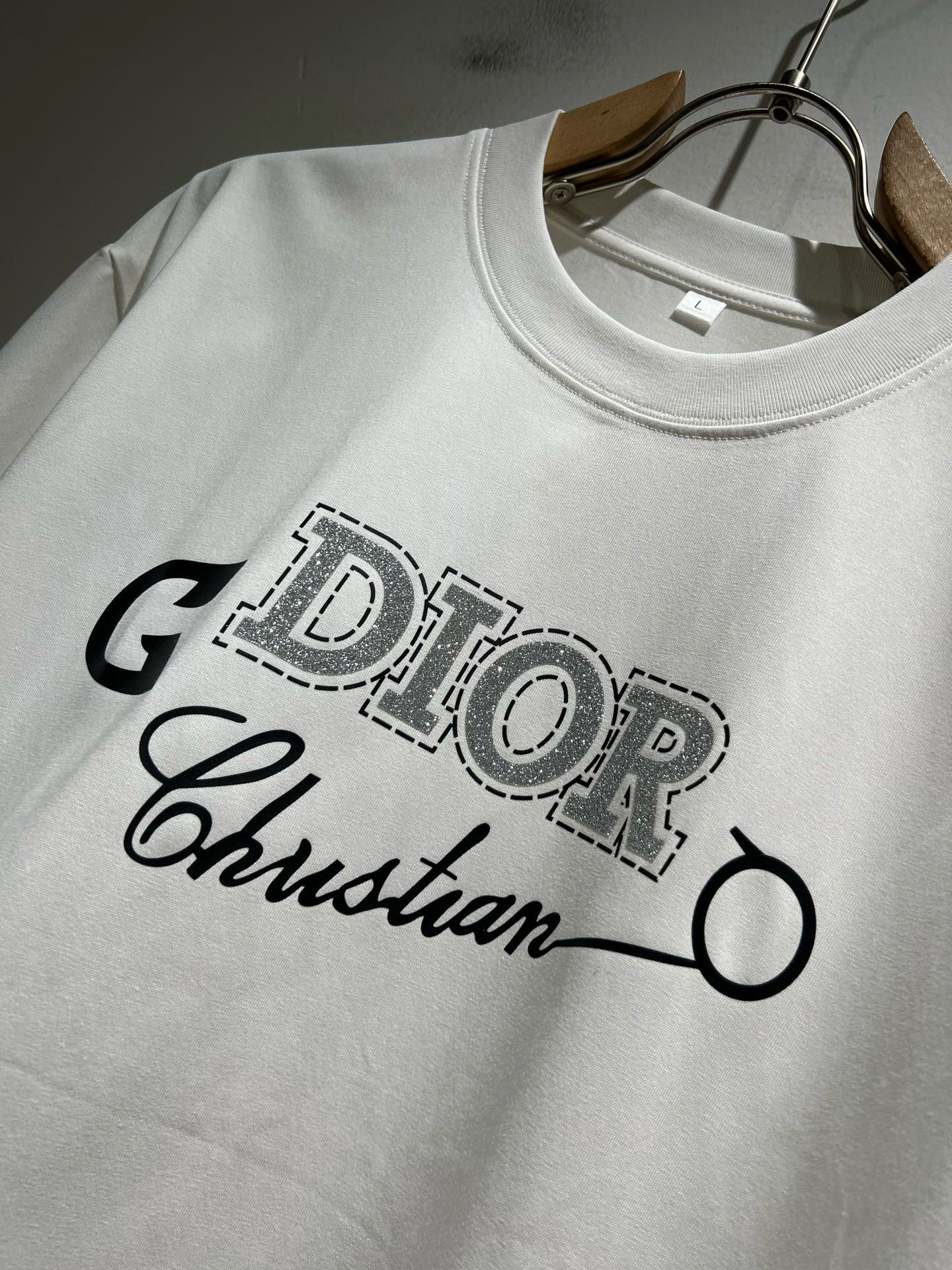 Dio*迪家 2026春夏新款男女同款👫短袖T恤，专柜同步发售！定制专属260克纯棉面料，定制原版工艺螺