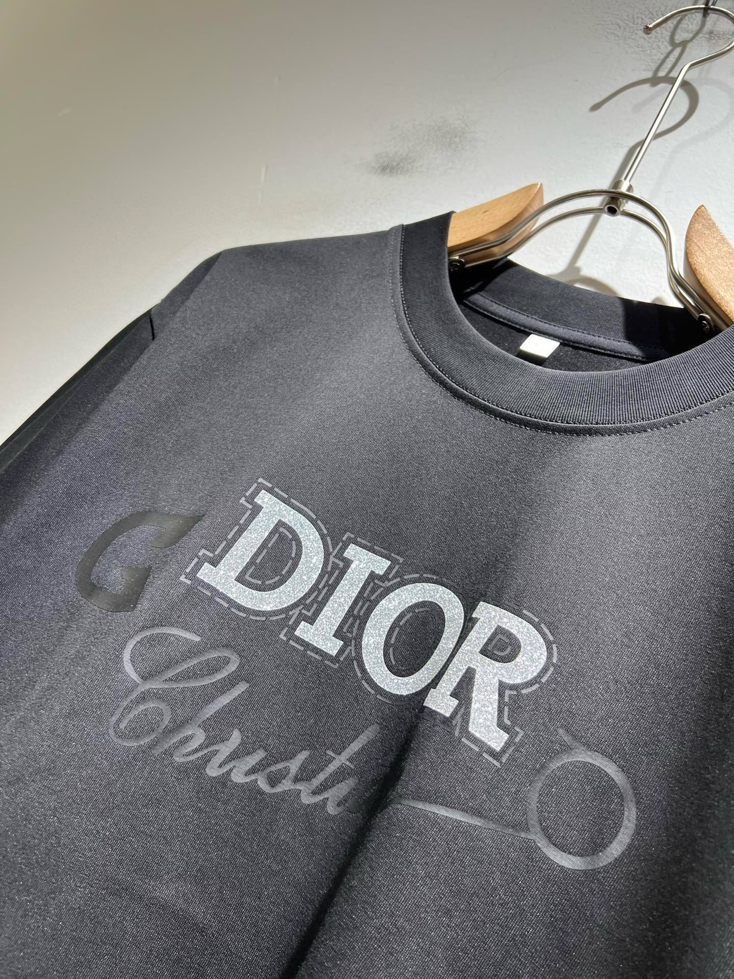 Dio*迪家 2026春夏新款男女同款👫短袖T恤，专柜同步发售！定制专属260克纯棉面料，定制原版工艺螺