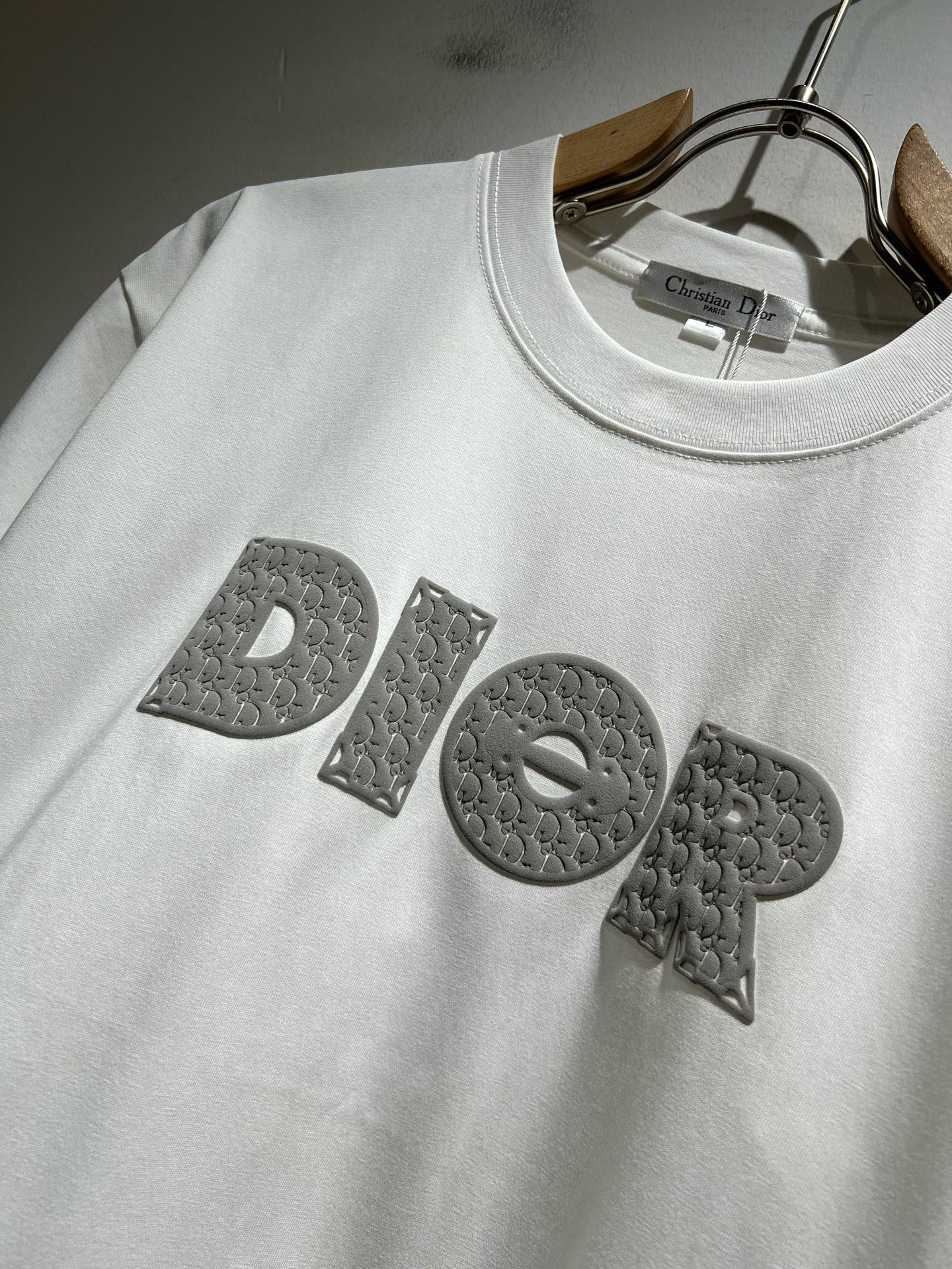 Dio*迪家 2026春夏新款男女同款👫短袖T恤，专柜同步发售！定制专属260克纯棉面料，定制原版工艺螺