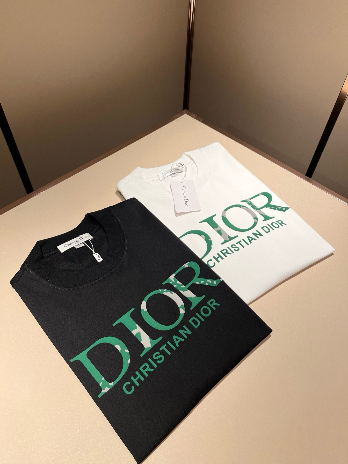 Dio*迪家 2026春夏新款男女同款👫短袖T恤，专柜同步发售！定制专属260克纯棉面料，定制原版工艺螺