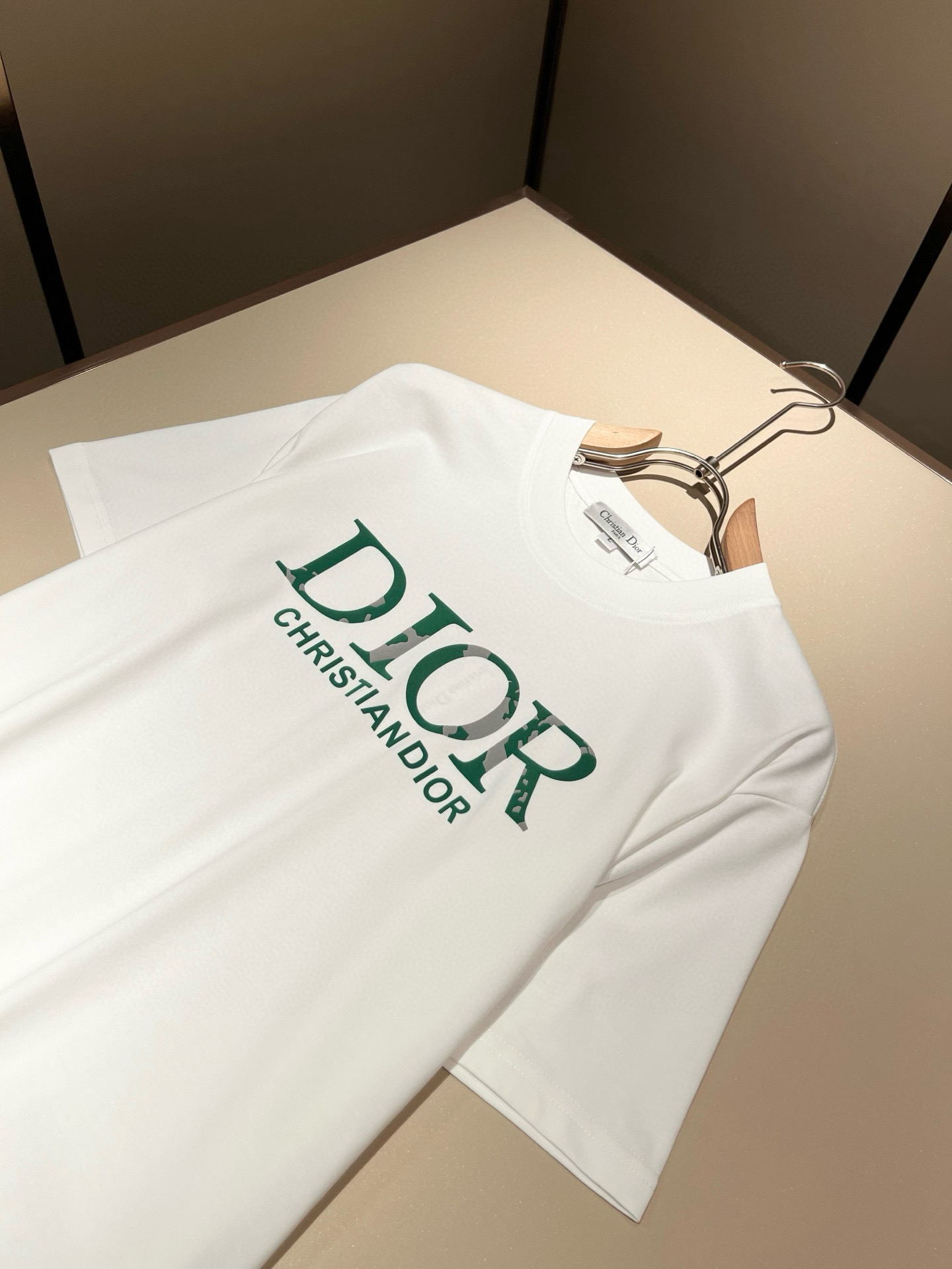 Dio*迪家 2026春夏新款男女同款👫短袖T恤，专柜同步发售！定制专属260克纯棉面料，定制原版工艺螺