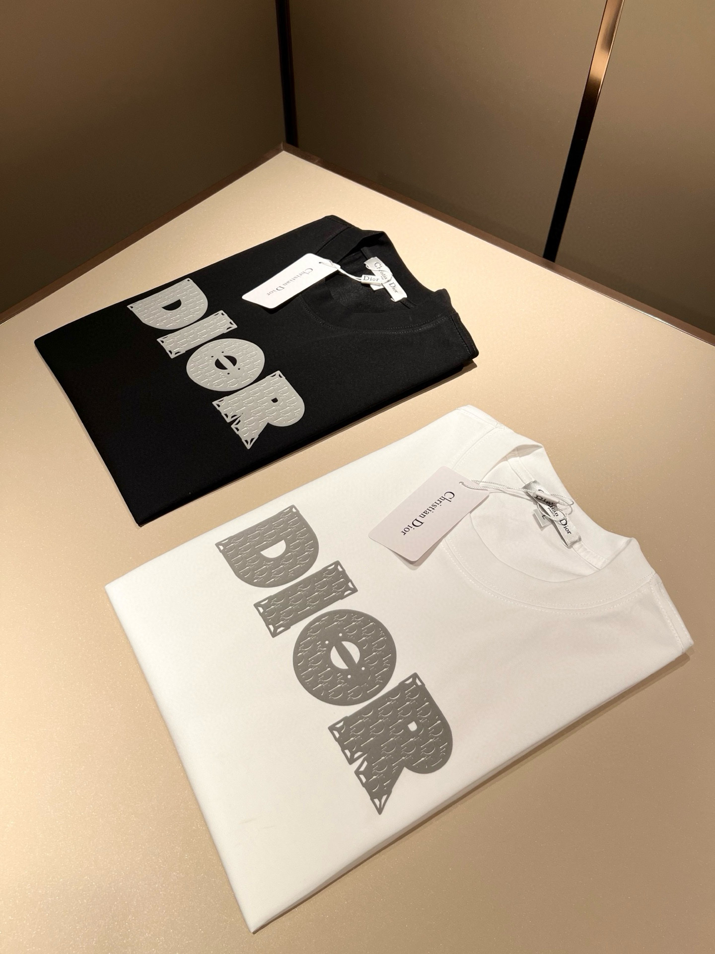 Dio*迪家 2026春夏新款男女同款👫短袖T恤，专柜同步发售！定制专属260克纯棉面料，定制原版工艺螺
