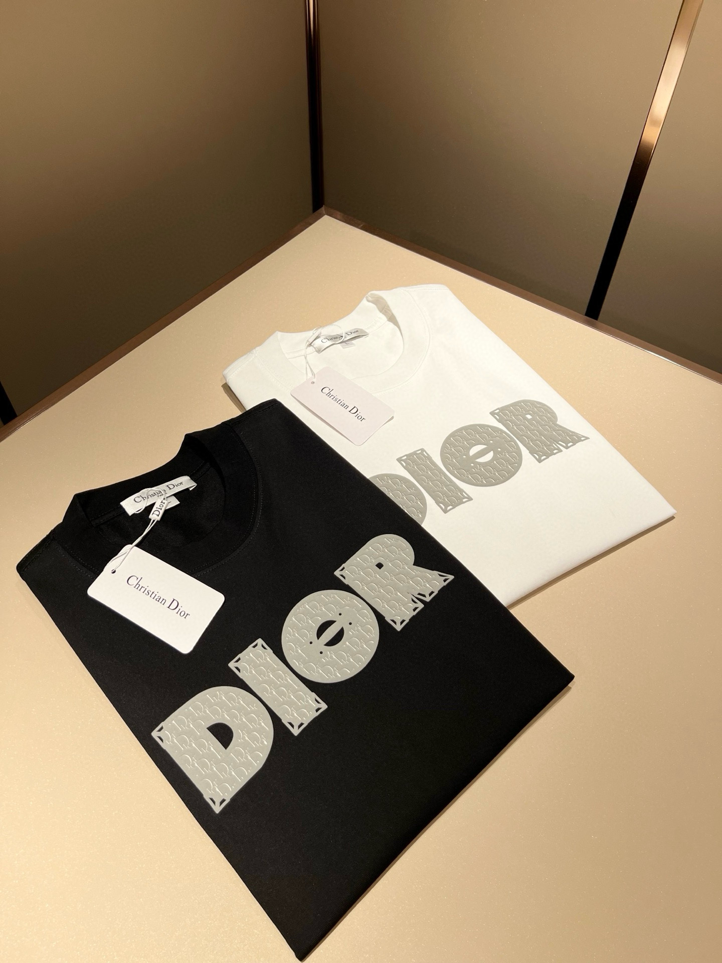 Dio*迪家 2026春夏新款男女同款👫短袖T恤，专柜同步发售！定制专属260克纯棉面料，定制原版工艺螺