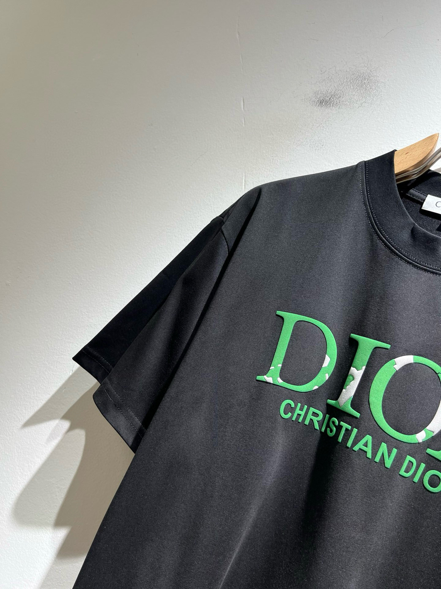 Dio*迪家 2026春夏新款男女同款👫短袖T恤，专柜同步发售！定制专属260克纯棉面料，定制原版工艺螺