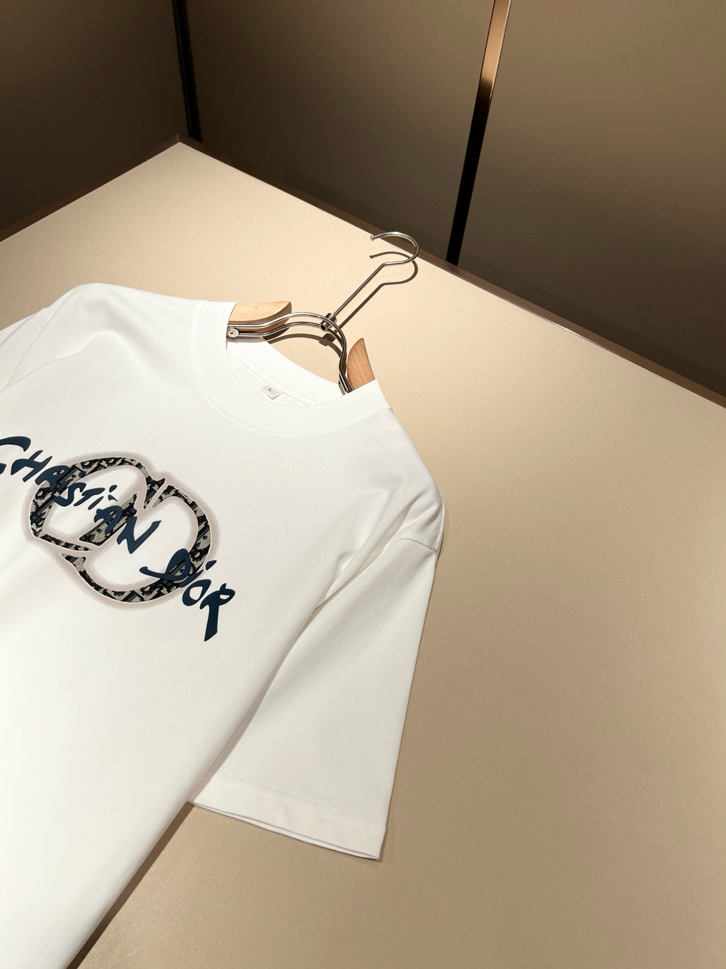 Dio*迪家 2026春夏新款男女同款👫短袖T恤，专柜同步发售！定制专属260克纯棉面料，定制原版工艺螺