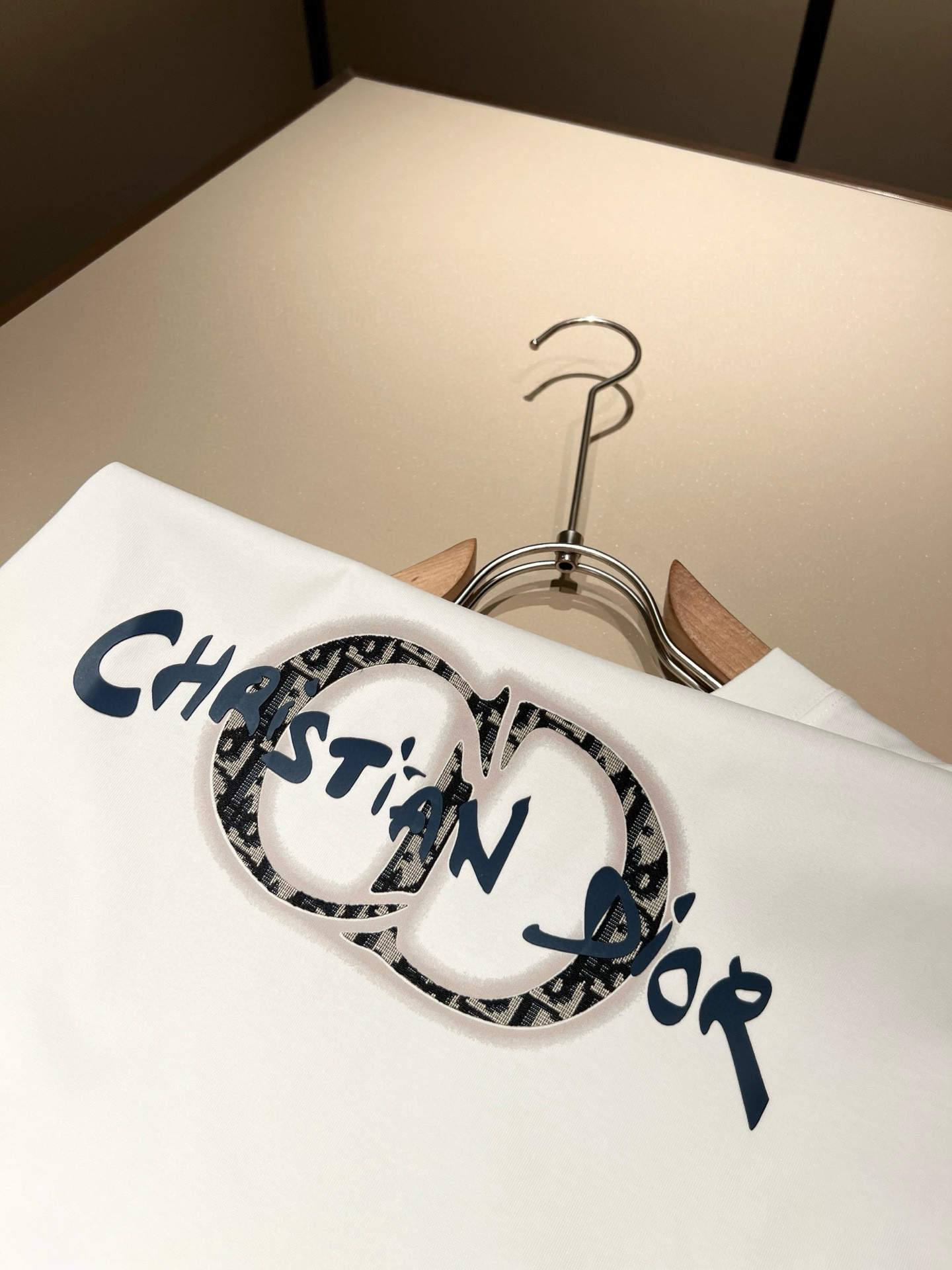 Dio*迪家 2026春夏新款男女同款👫短袖T恤，专柜同步发售！定制专属260克纯棉面料，定制原版工艺螺