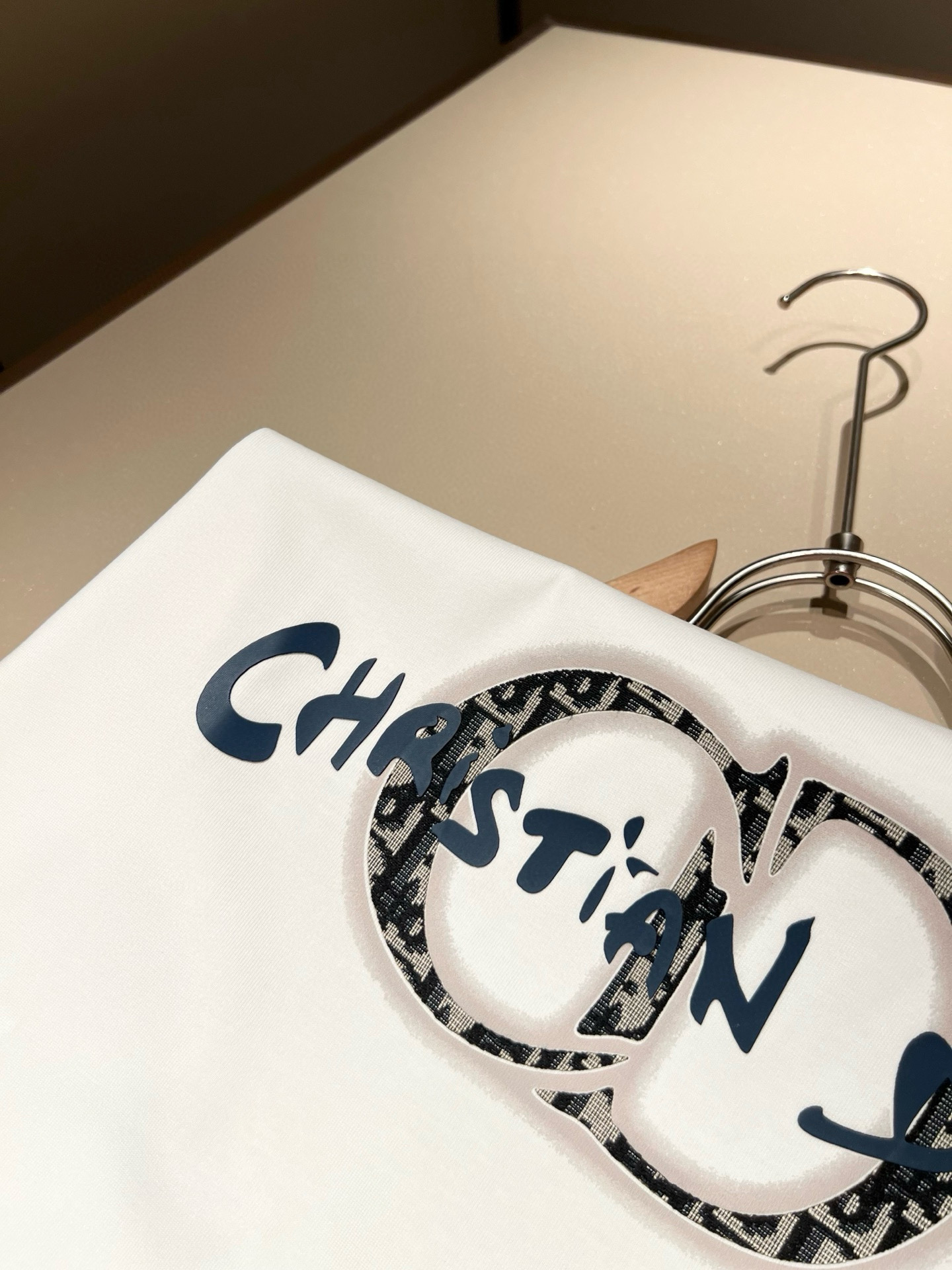 Dio*迪家 2026春夏新款男女同款👫短袖T恤，专柜同步发售！定制专属260克纯棉面料，定制原版工艺螺