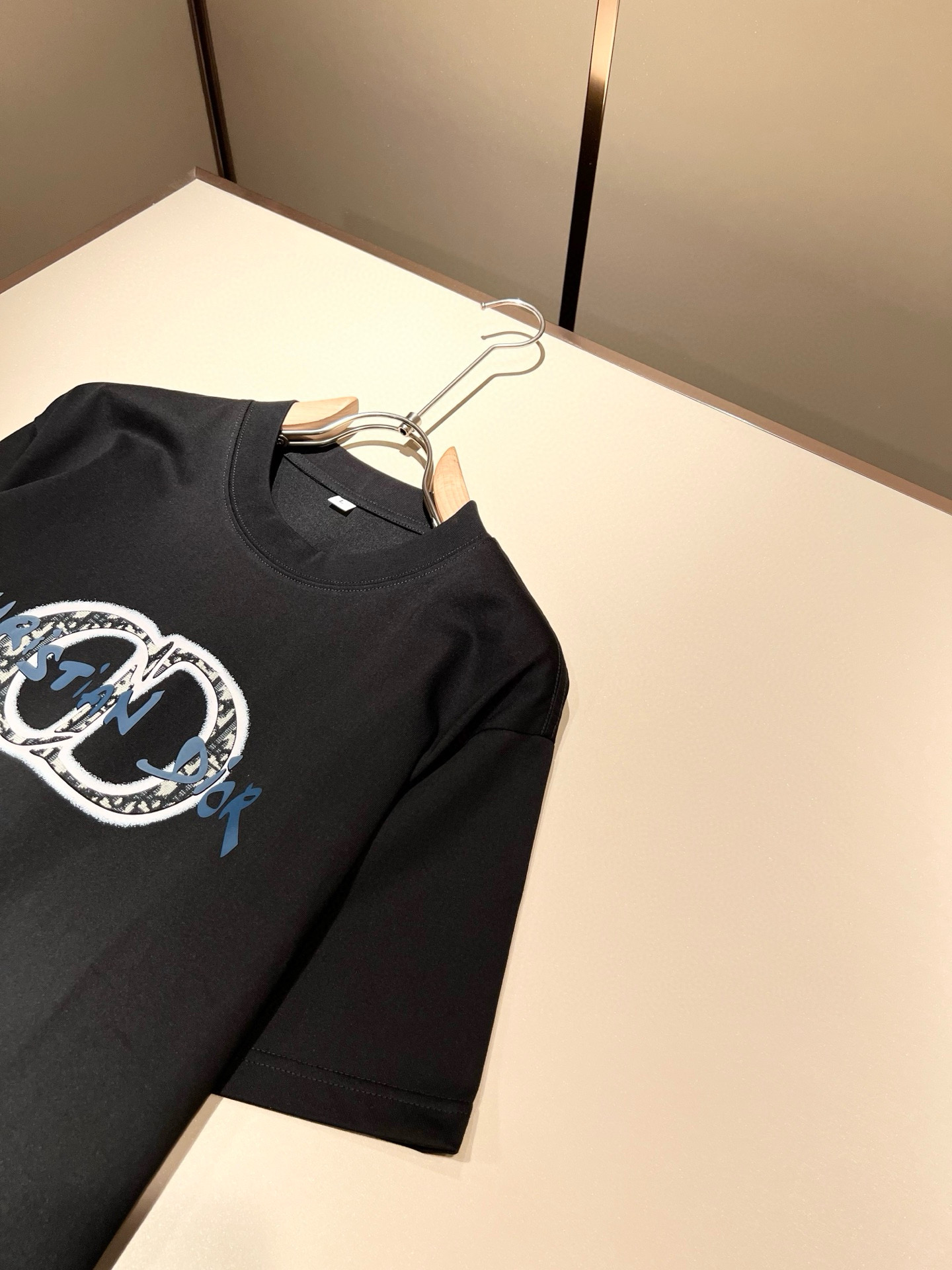 Dio*迪家 2026春夏新款男女同款👫短袖T恤，专柜同步发售！定制专属260克纯棉面料，定制原版工艺螺