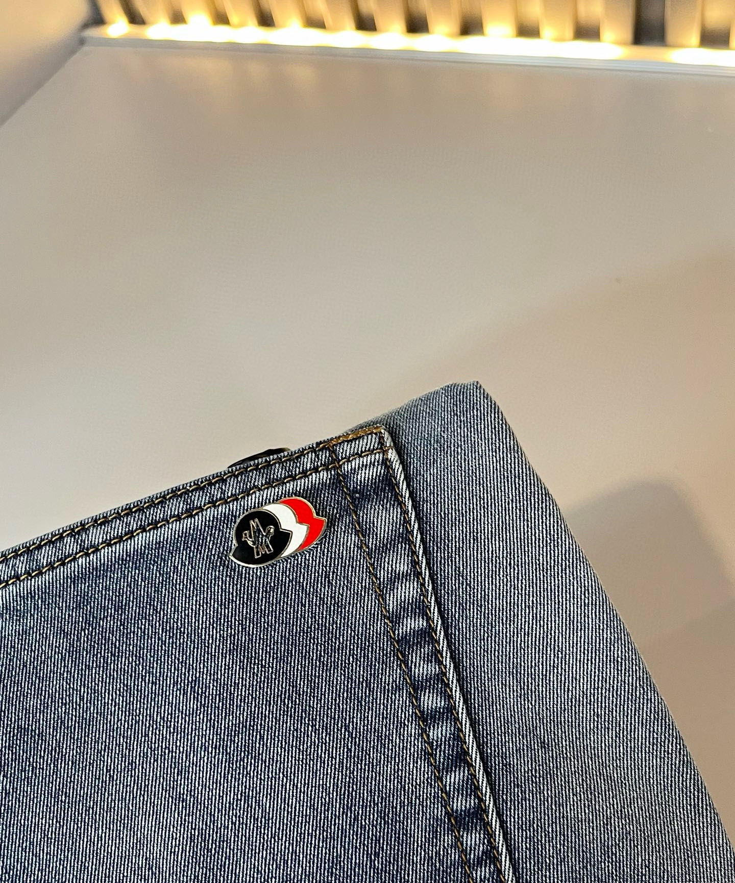 MONC蒙*口2026春夏新款牛仔裤，贸易公司渠道稀出，同步官网发售！M稀缺渠道订单臻品，品质控闭眼收走