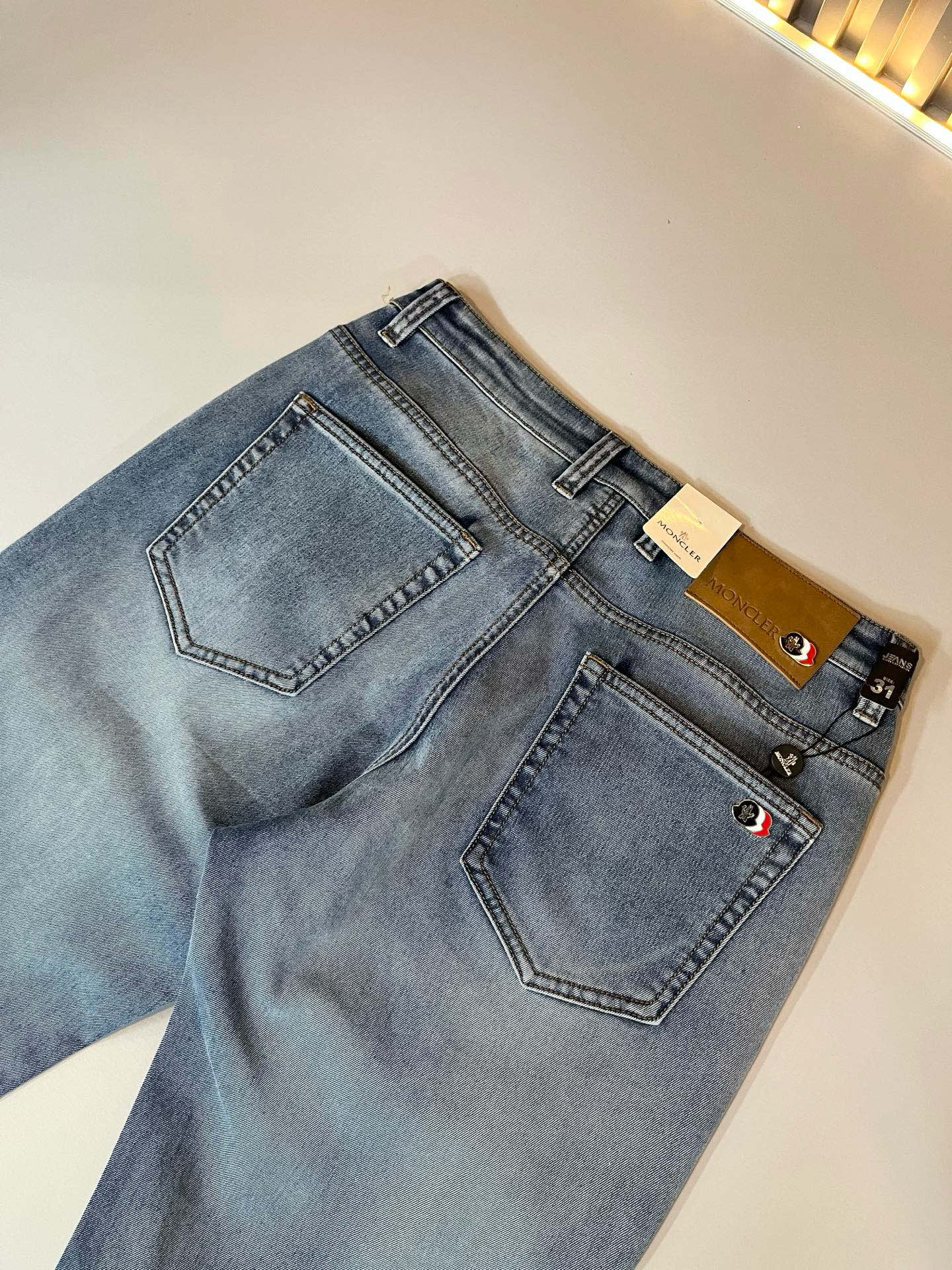 MONC蒙*口2026春夏新款牛仔裤，贸易公司渠道稀出，同步官网发售！M稀缺渠道订单臻品，品质控闭眼收走