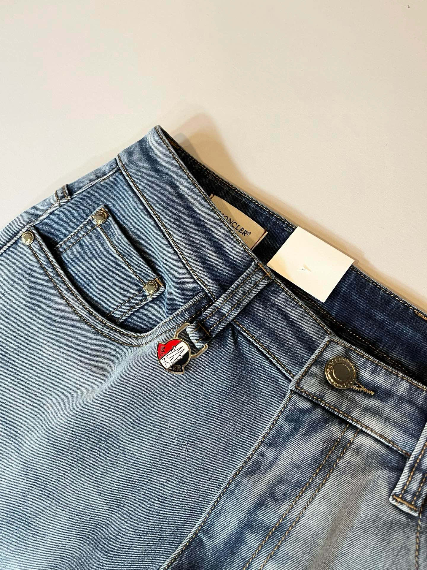 MONC蒙*口2026春夏新款牛仔裤，贸易公司渠道稀出，同步官网发售！M稀缺渠道订单臻品，品质控闭眼收走