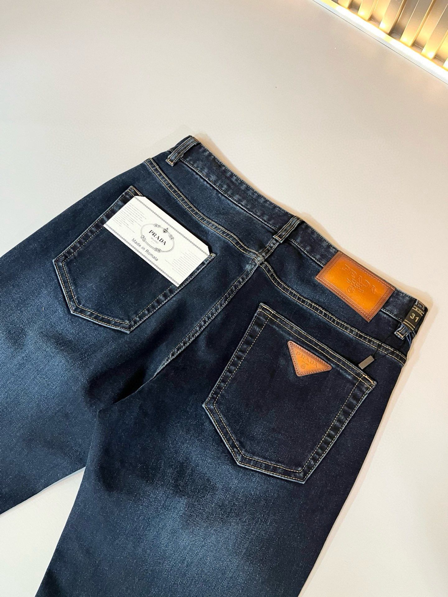 PRA*DA 普拉达 2026春夏新品发售！牛仔高级百搭实用主义不哗众取宠！港澳台地区限定款！！立体裁剪