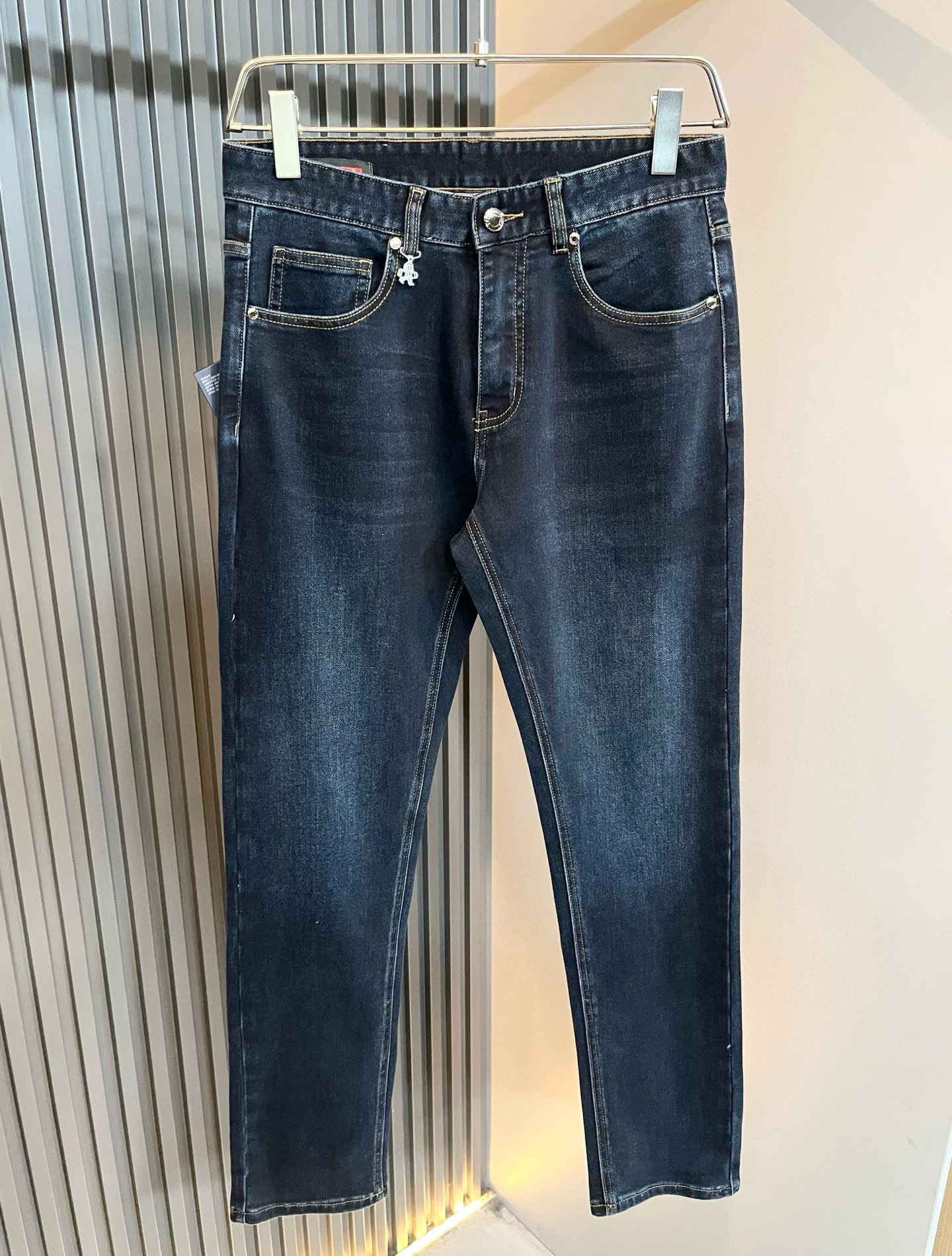 PRA*DA 普拉达 2026春夏新品发售！牛仔高级百搭实用主义不哗众取宠！港澳台地区限定款！！立体裁剪