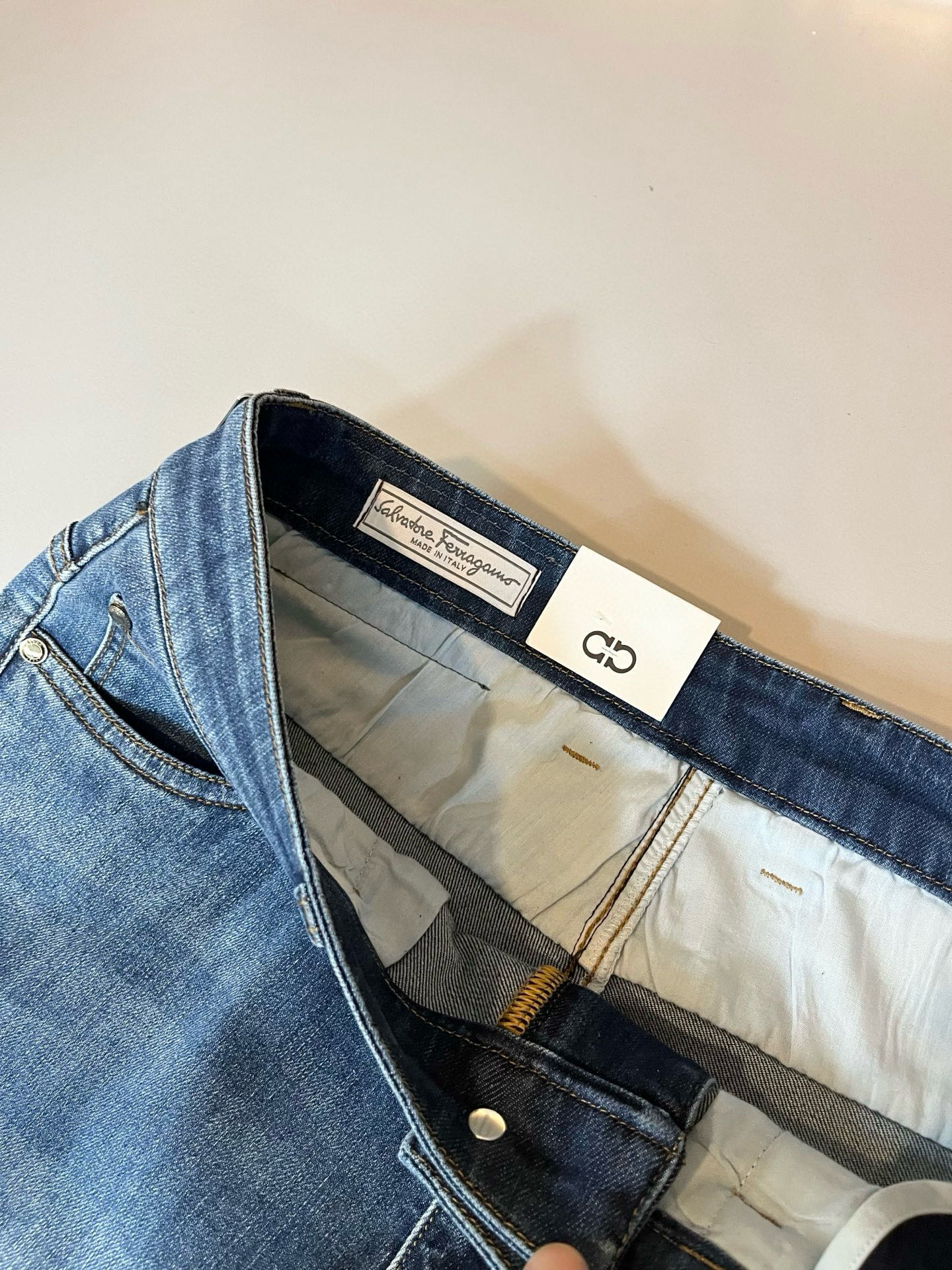 Ferraga*mo菲拉*慕2026春夏新款男款休闲小直筒牛仔裤 原单品质，原单品质高端时尚休闲水洗牛仔