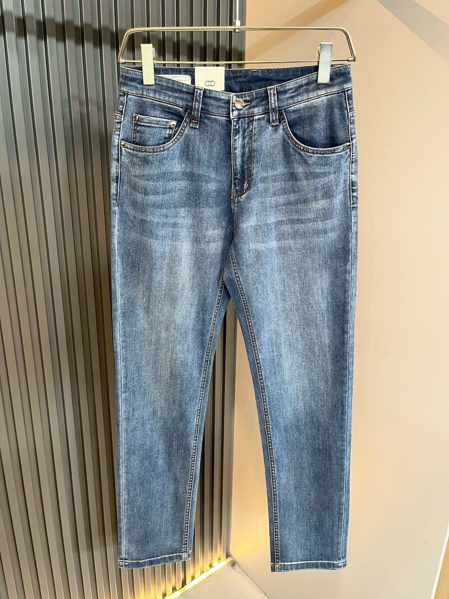 Ferraga*mo菲拉*慕2026春夏新款男款休闲小直筒牛仔裤 原单品质，原单品质高端时尚休闲水洗牛仔