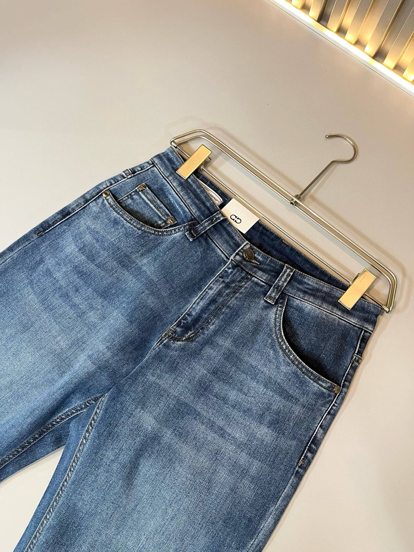 Ferraga*mo菲拉*慕2026春夏新款男款休闲小直筒牛仔裤 原单品质，原单品质高端时尚休闲水洗牛仔