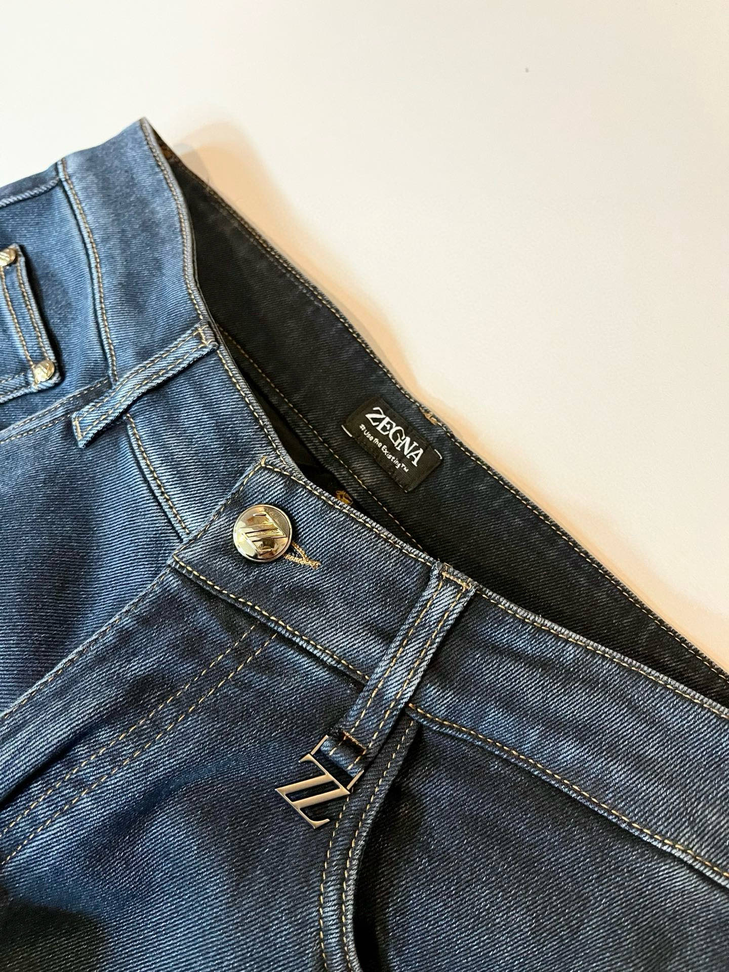 Zegna 杰尼亚 2026春夏新款男士休闲牛仔裤，压轴的渠道货出现了！！柜台同步销售！ 毫不夸张的说，