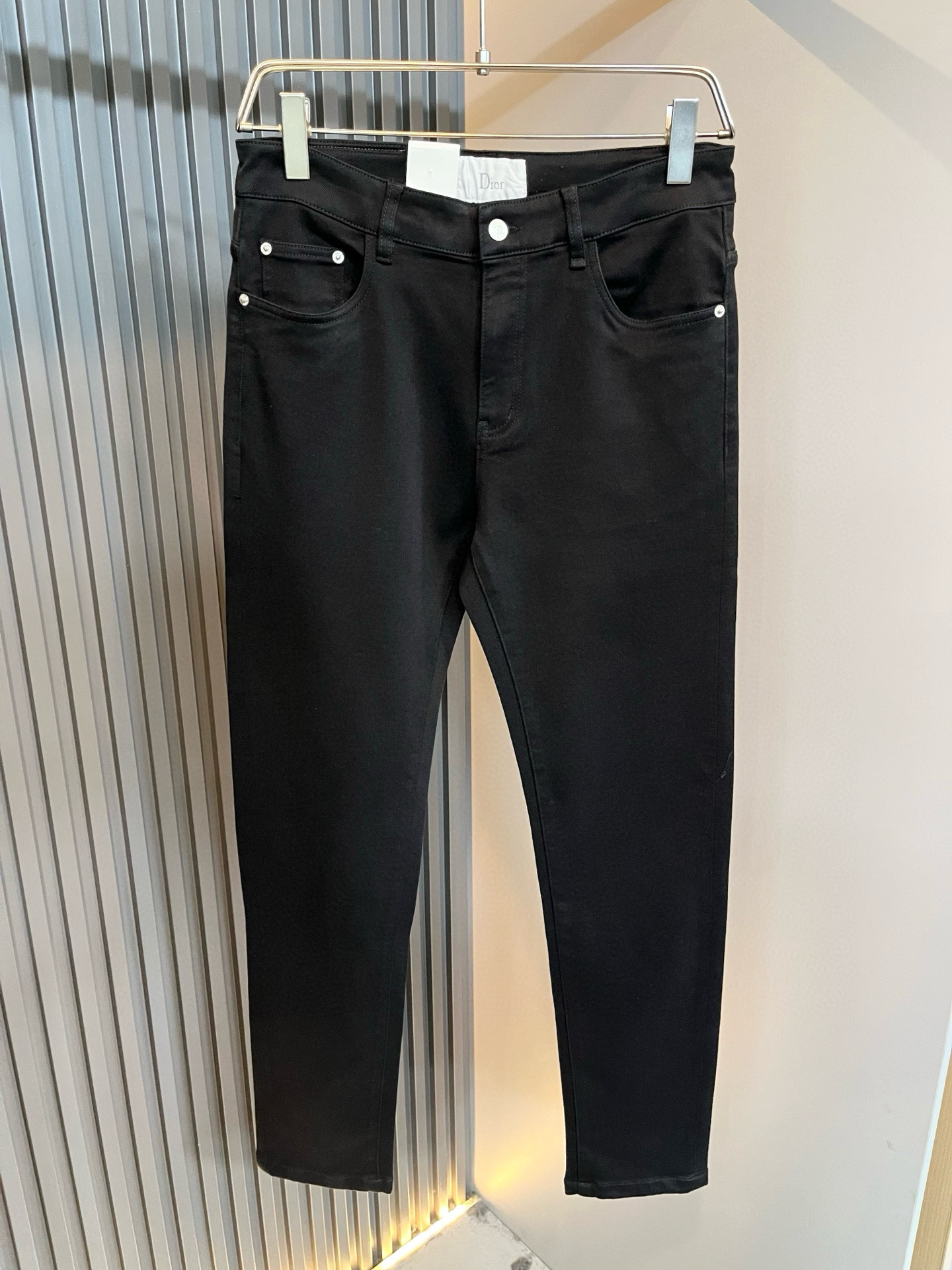 Dio*r 迪家 2026春夏男士水洗小直筒牛仔裤！贸易公司渠道牛货，品相超赞，时尚圈万能的百搭裤王，欧