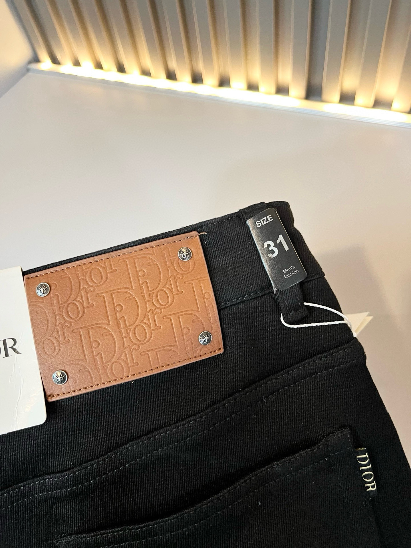 Dio*r 迪家 2026春夏男士水洗小直筒牛仔裤！贸易公司渠道牛货，品相超赞，时尚圈万能的百搭裤王，欧