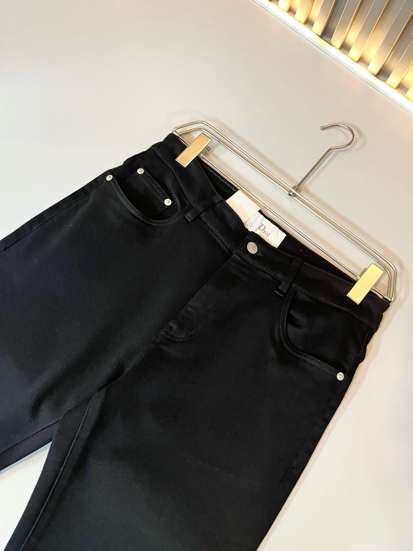 Dio*r 迪家 2026春夏男士水洗小直筒牛仔裤！贸易公司渠道牛货，品相超赞，时尚圈万能的百搭裤王，欧