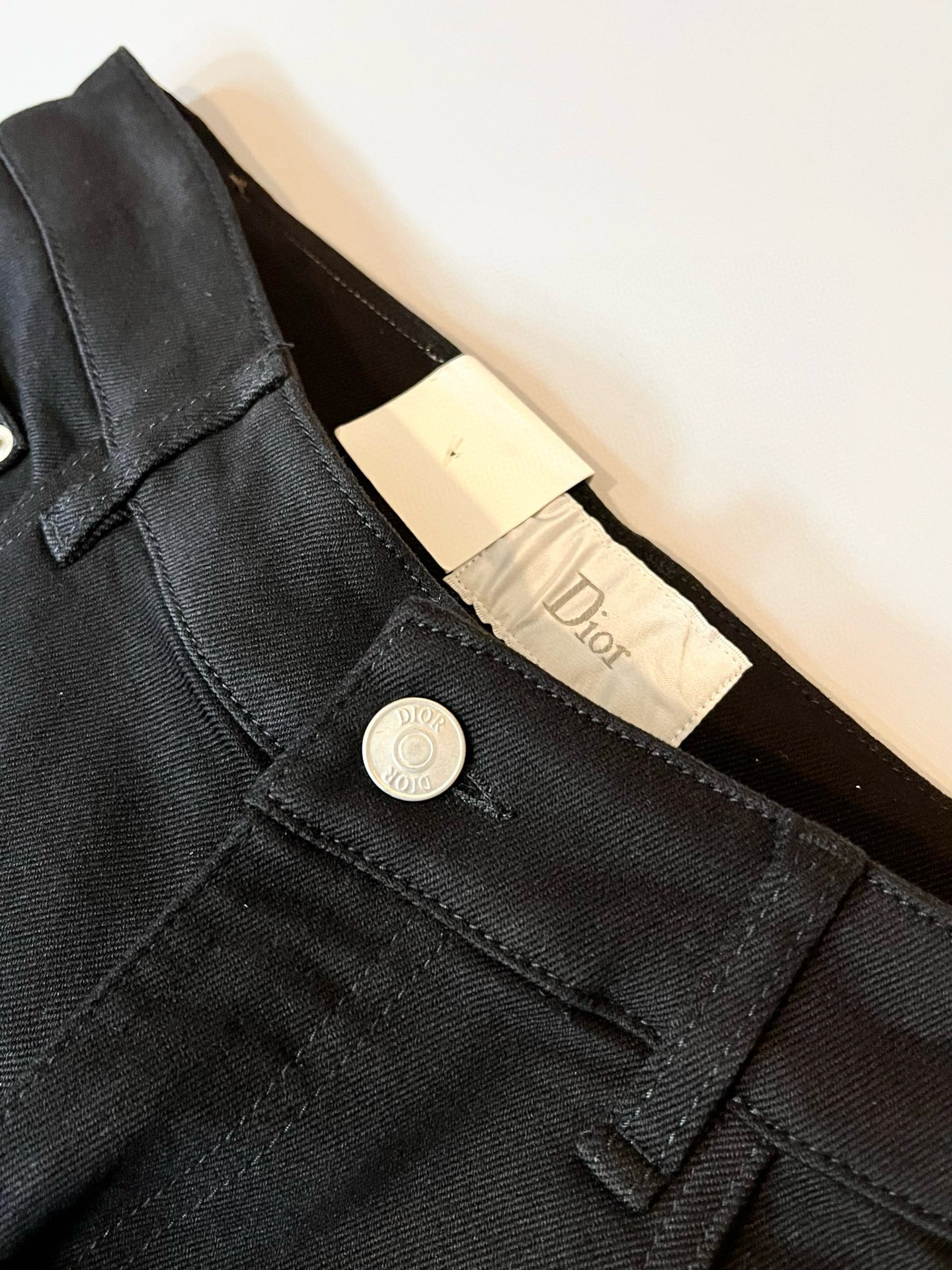 Dio*r 迪家 2026春夏男士水洗小直筒牛仔裤！贸易公司渠道牛货，品相超赞，时尚圈万能的百搭裤王，欧