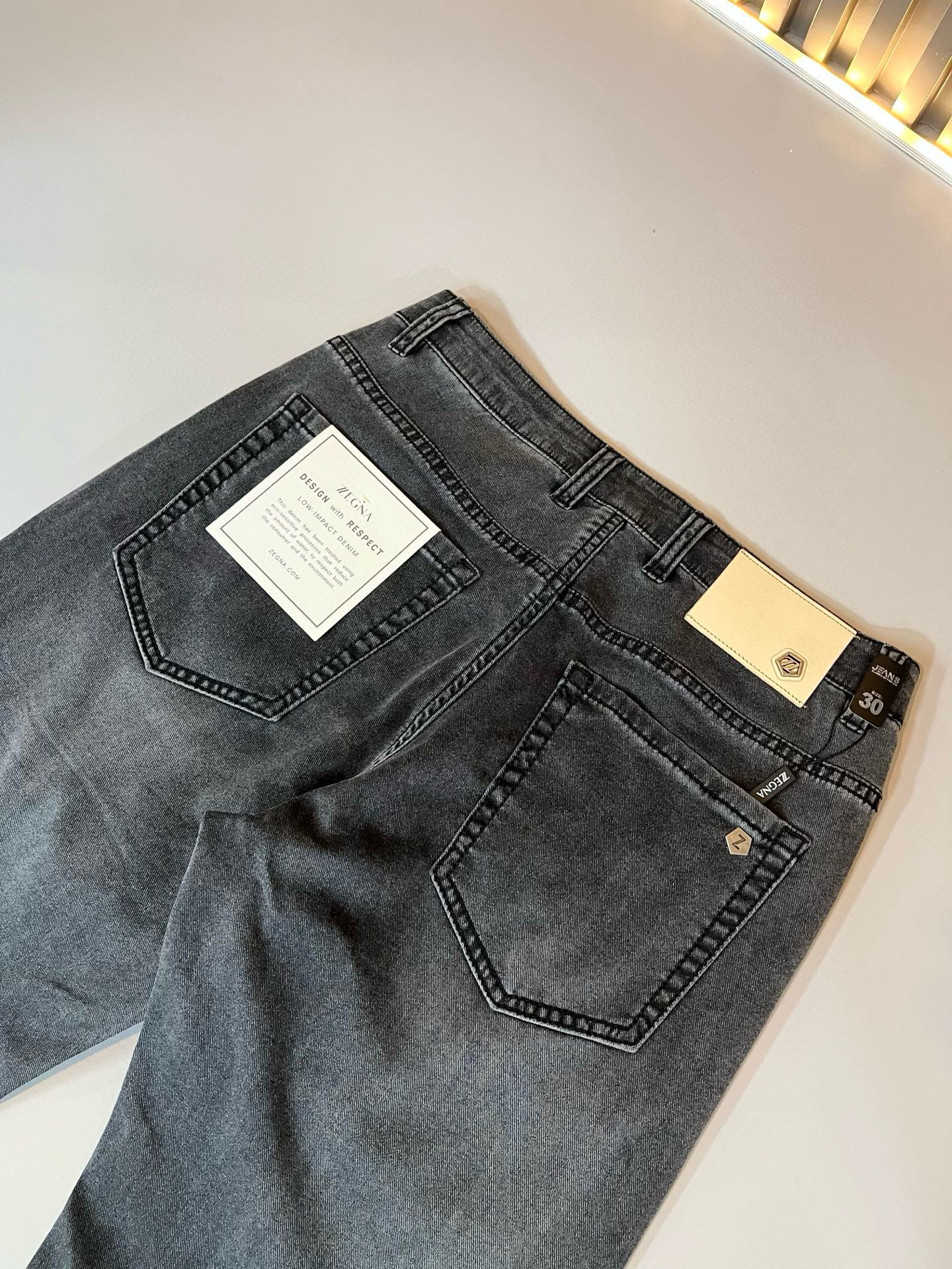 Zegna 杰尼亚 2026春夏新款男士休闲牛仔裤，压轴的渠道货出现了！！柜台同步销售！ 毫不夸张的说，