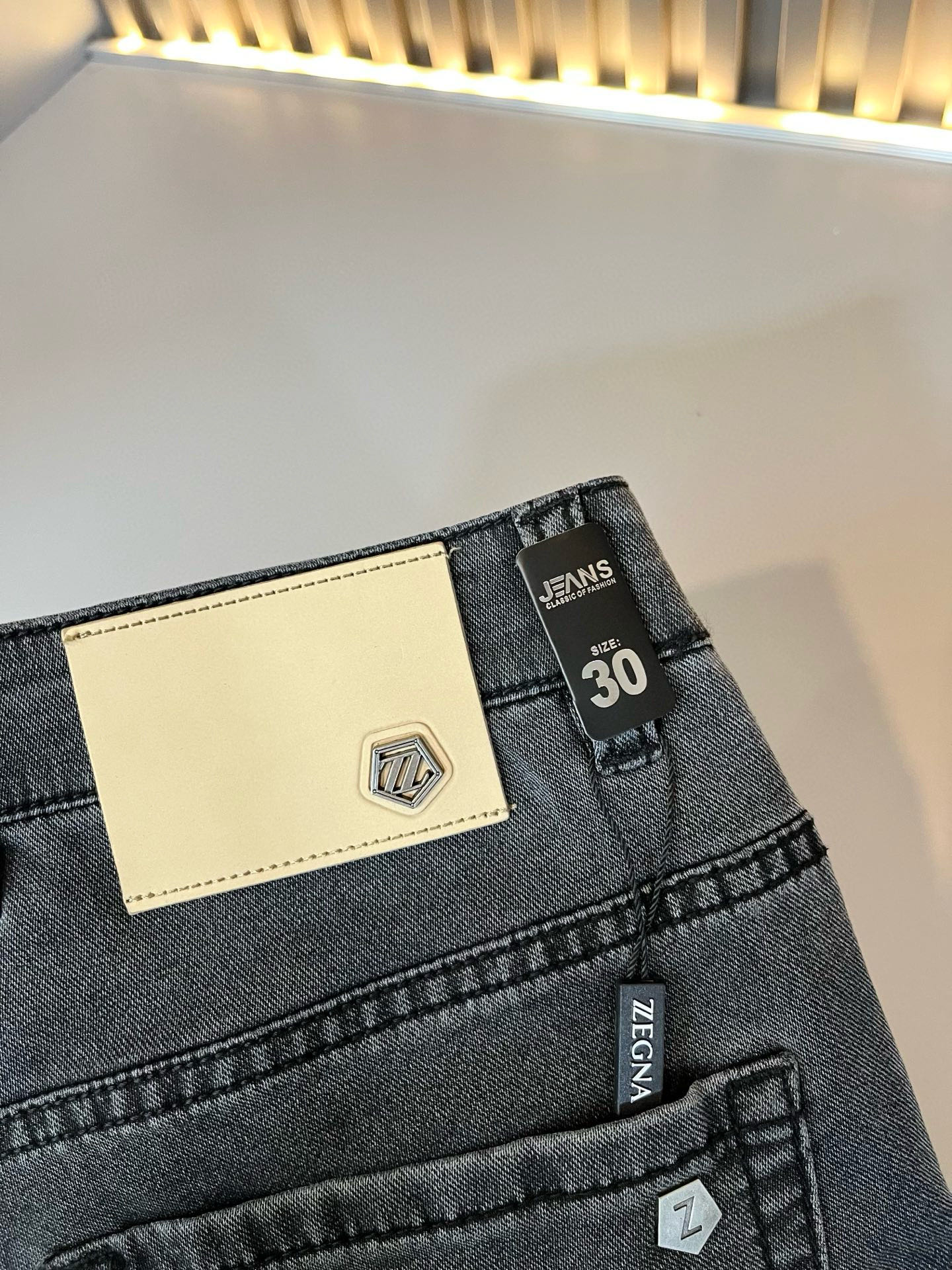 Zegna 杰尼亚 2026春夏新款男士休闲牛仔裤，压轴的渠道货出现了！！柜台同步销售！ 毫不夸张的说，