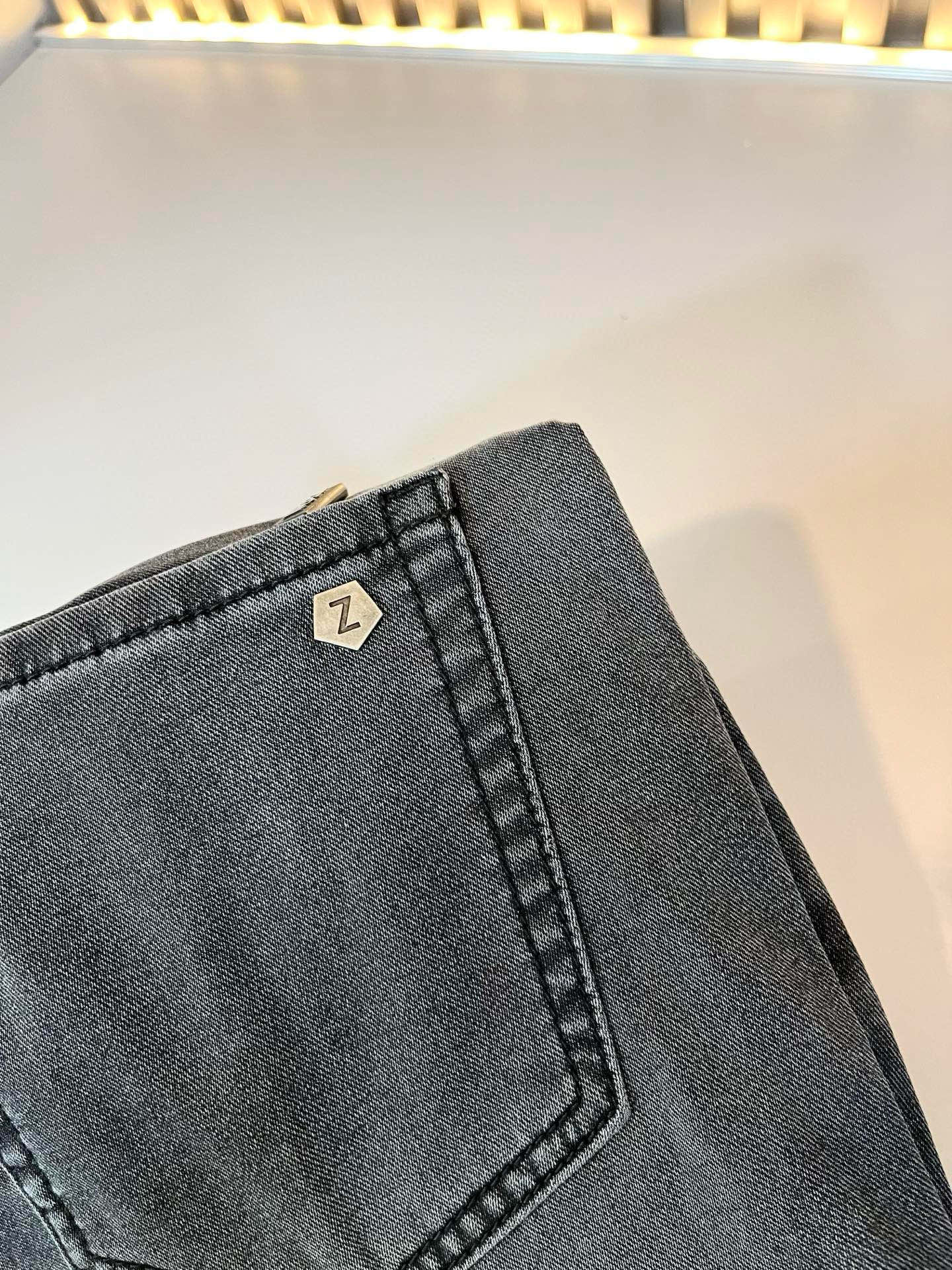 Zegna 杰尼亚 2026春夏新款男士休闲牛仔裤，压轴的渠道货出现了！！柜台同步销售！ 毫不夸张的说，