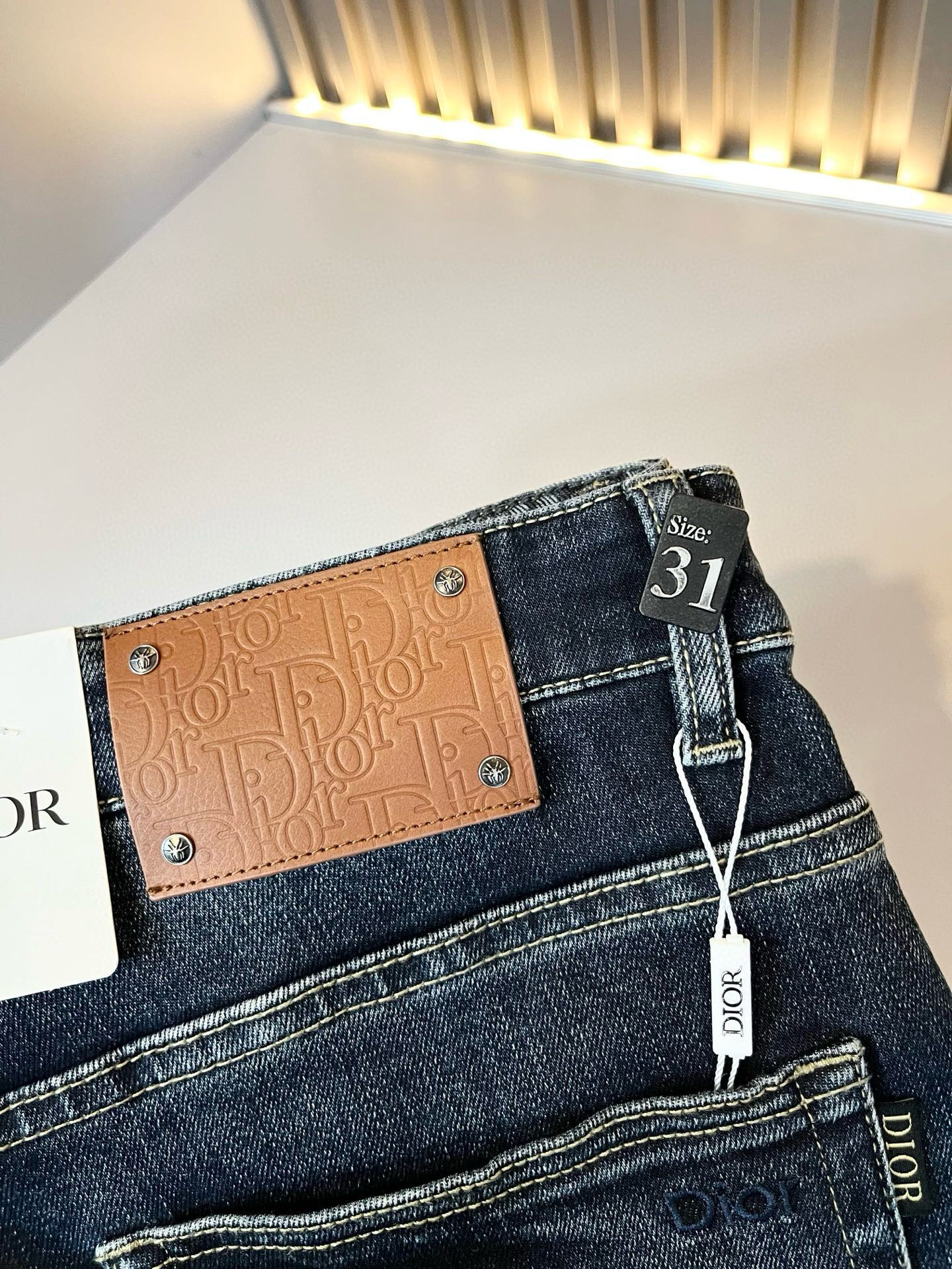 Dio*r 迪家 2026春夏男士水洗小直筒牛仔裤！贸易公司渠道牛货，品相超赞，时尚圈万能的百搭裤王，欧