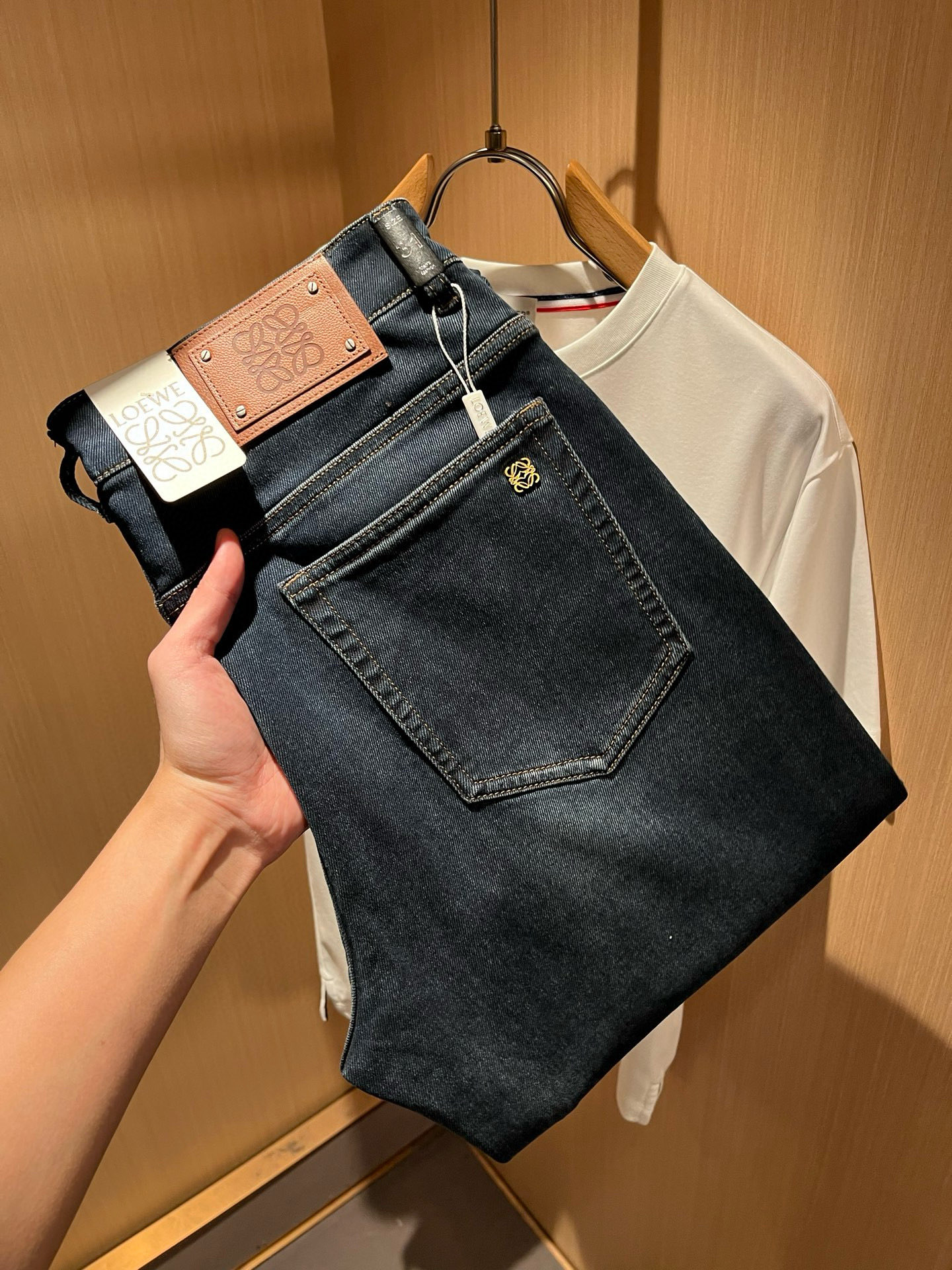 LO*WE/罗*威秋冬新品男士时装款高端休闲裤，香港洋行渠道货，日本原厂出品，纯血统品质，完美延续了LO