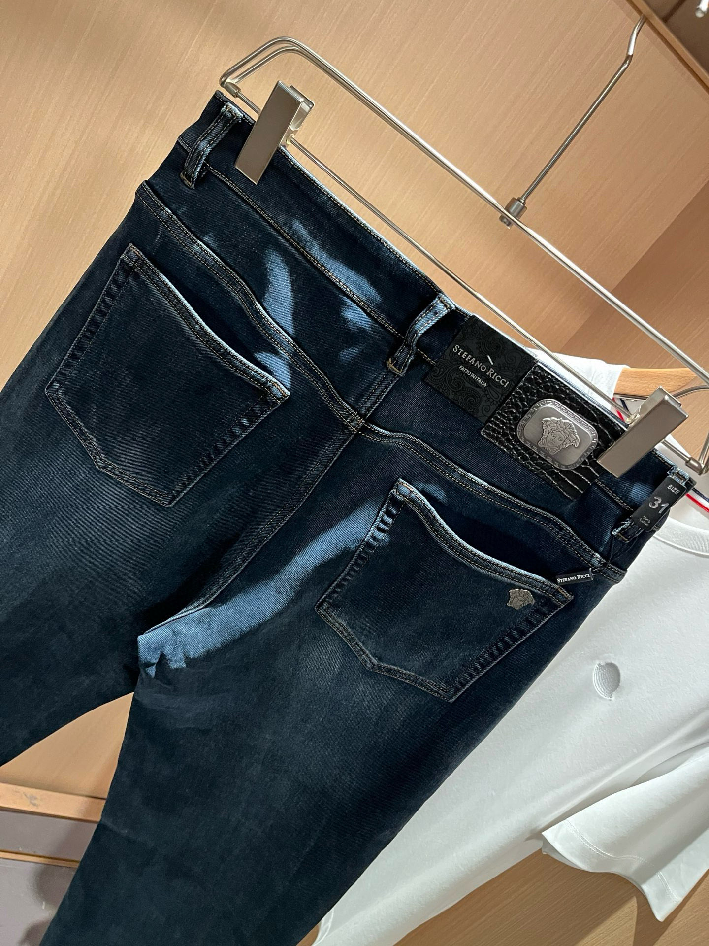 Versa*e范*哲 2026春夏新款经典男士休闲牛仔裤、代工厂出品，出口欧美订单，官柜同步发售！！客供