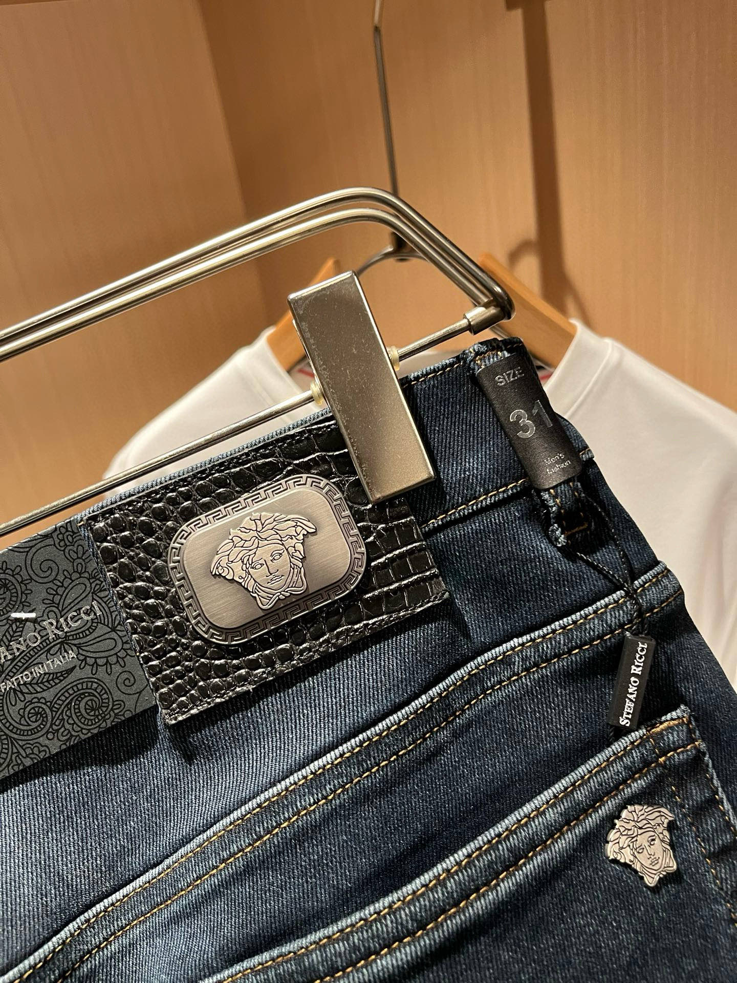 Versa*e范*哲 2026春夏新款经典男士休闲牛仔裤、代工厂出品，出口欧美订单，官柜同步发售！！客供