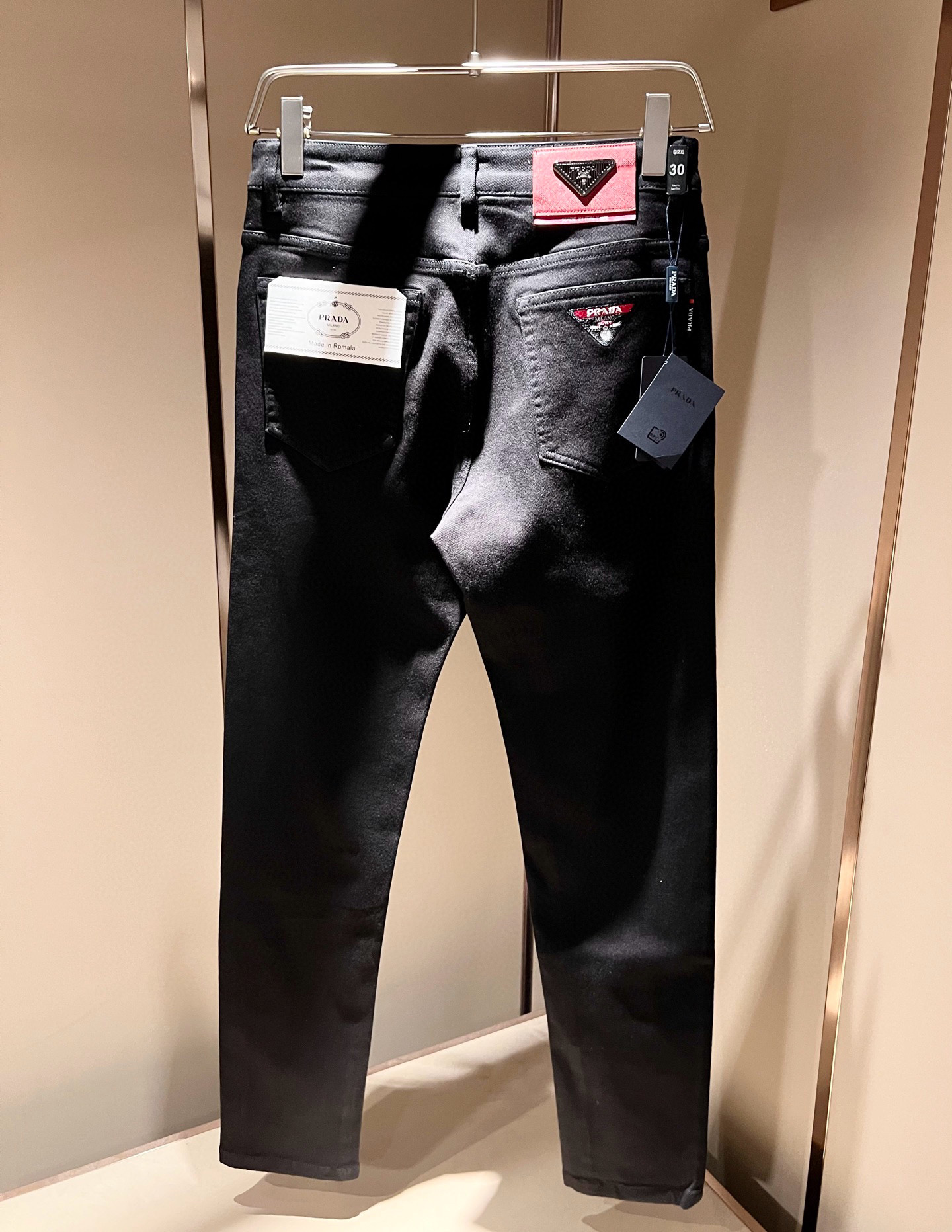 PRA*DA 普拉达 2026春夏新品发售！牛仔高级百搭实用主义不哗众取宠！港澳台地区限定款！！立体裁剪