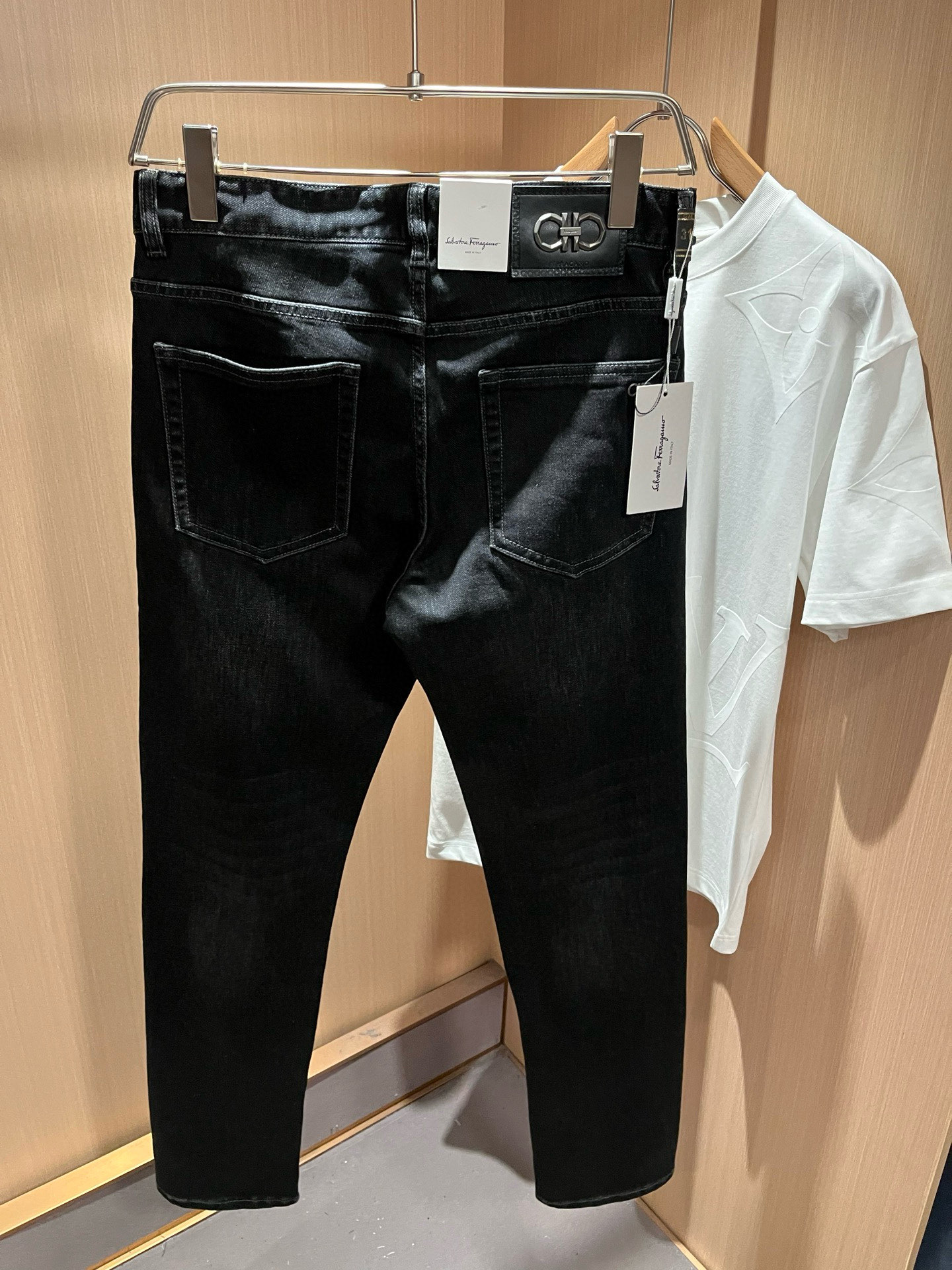 Ferraga*mo菲拉*慕2026春夏新款男款休闲小直筒牛仔裤 原单品质，原单品质高端时尚休闲水洗牛仔