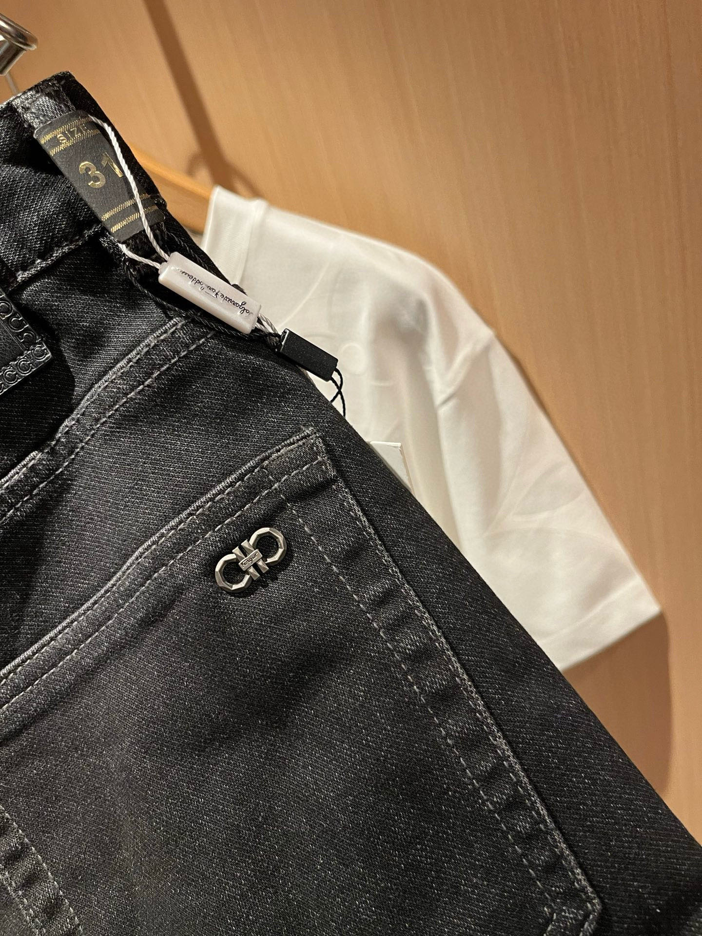 Ferraga*mo菲拉*慕2026春夏新款男款休闲小直筒牛仔裤 原单品质，原单品质高端时尚休闲水洗牛仔