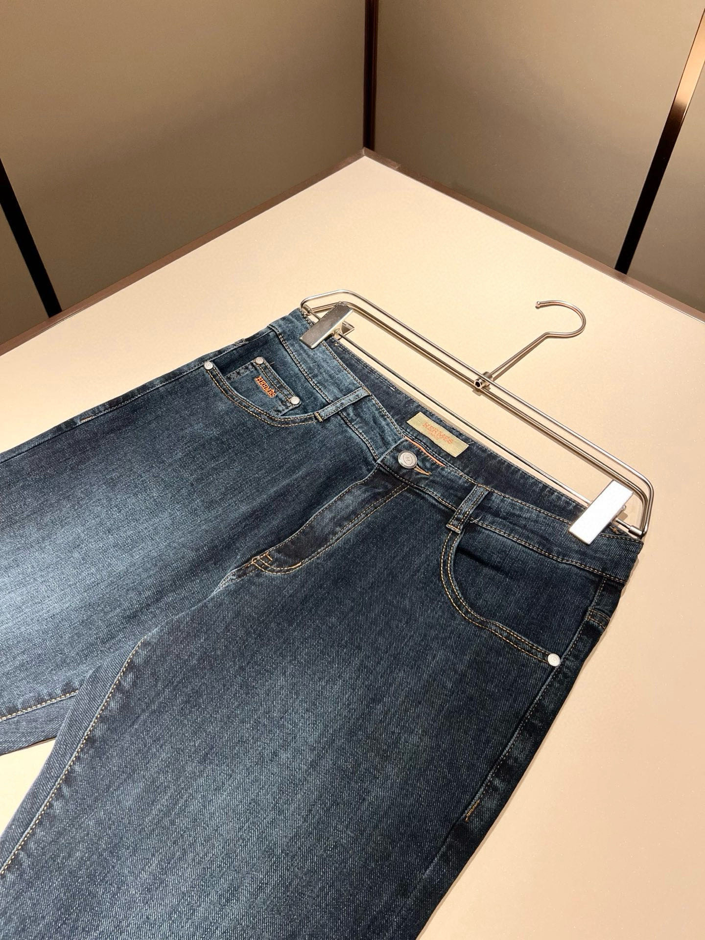 HERM*S 爱*仕 2026春夏男士高端丹宁水洗小直筒牛仔裤 海外贸易公司渠道订单 ！男士修身直筒牛仔