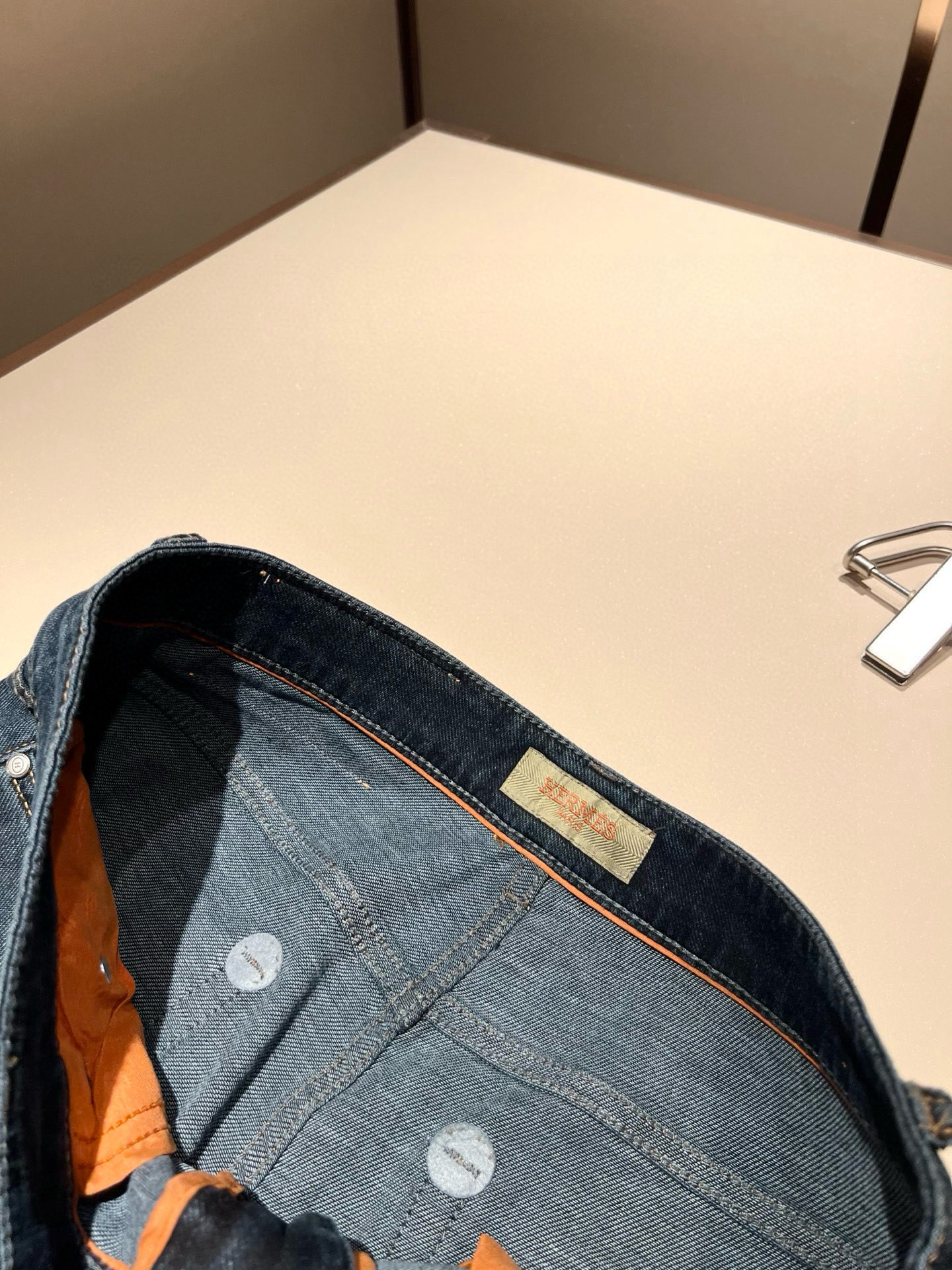 HERM*S 爱*仕 2026春夏男士高端丹宁水洗小直筒牛仔裤 海外贸易公司渠道订单 ！男士修身直筒牛仔