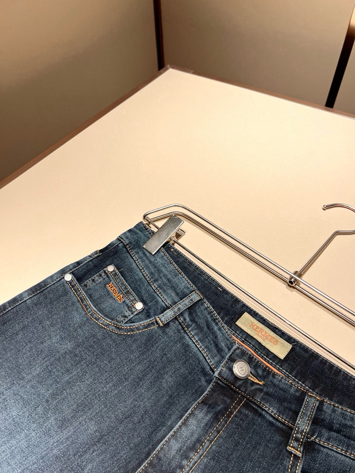 HERM*S 爱*仕 2026春夏男士高端丹宁水洗小直筒牛仔裤 海外贸易公司渠道订单 ！男士修身直筒牛仔