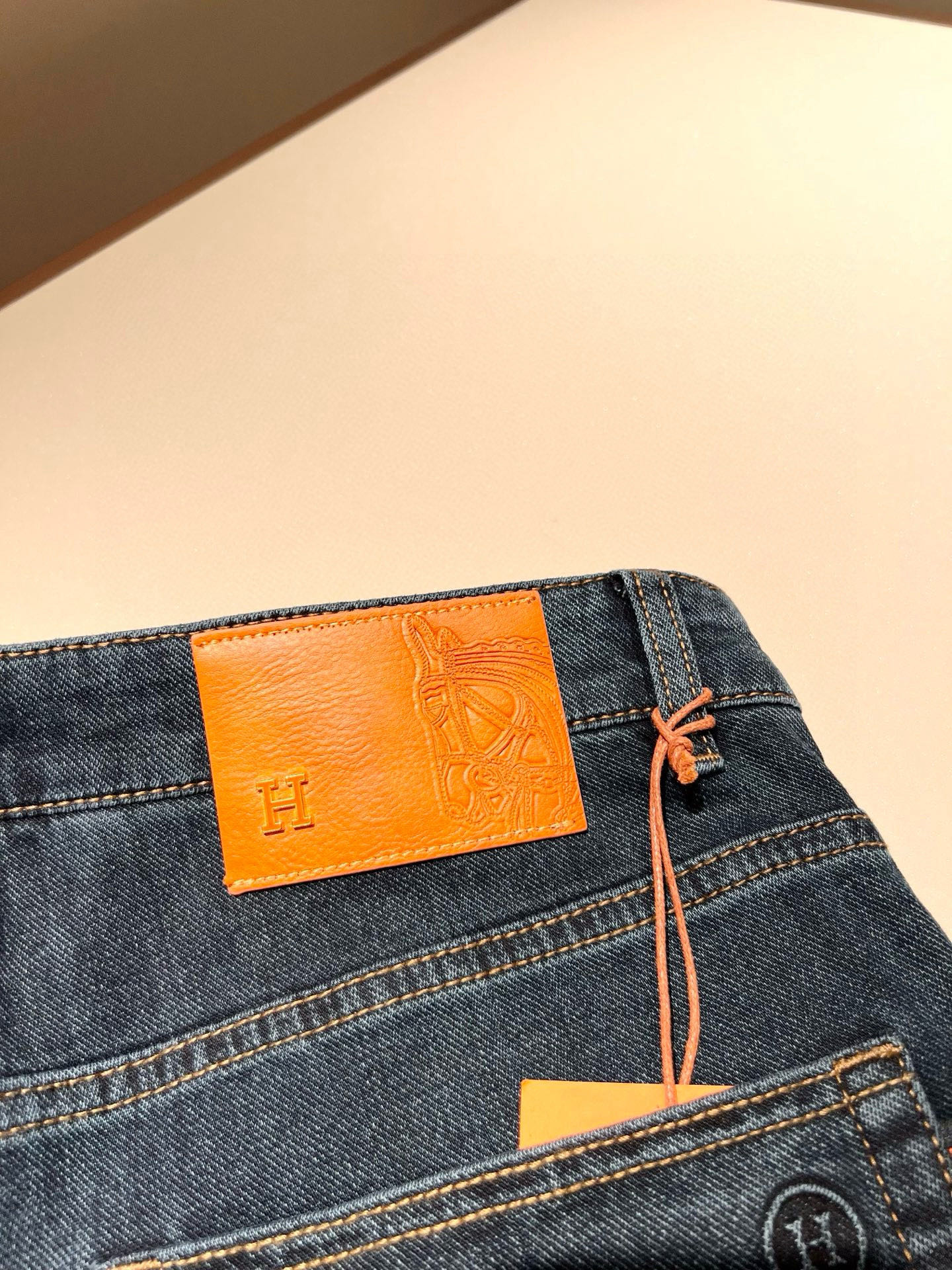 HERM*S 爱*仕 2026春夏男士高端丹宁水洗小直筒牛仔裤 海外贸易公司渠道订单 ！男士修身直筒牛仔