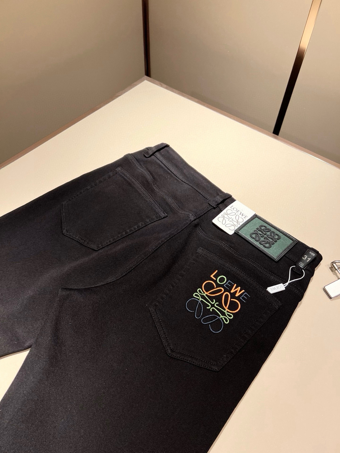 LO*WE/罗*威2026春夏新品男士时装款高端休闲裤，香港洋行渠道货，日本原厂出品，纯血统品质，完美延