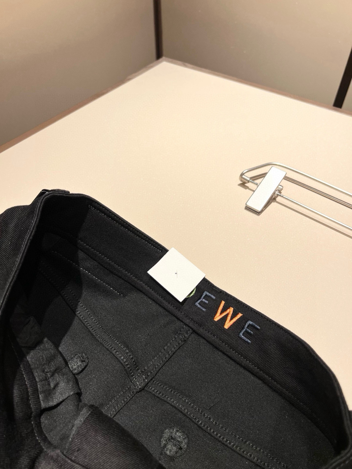 LO*WE/罗*威2026春夏新品男士时装款高端休闲裤，香港洋行渠道货，日本原厂出品，纯血统品质，完美延