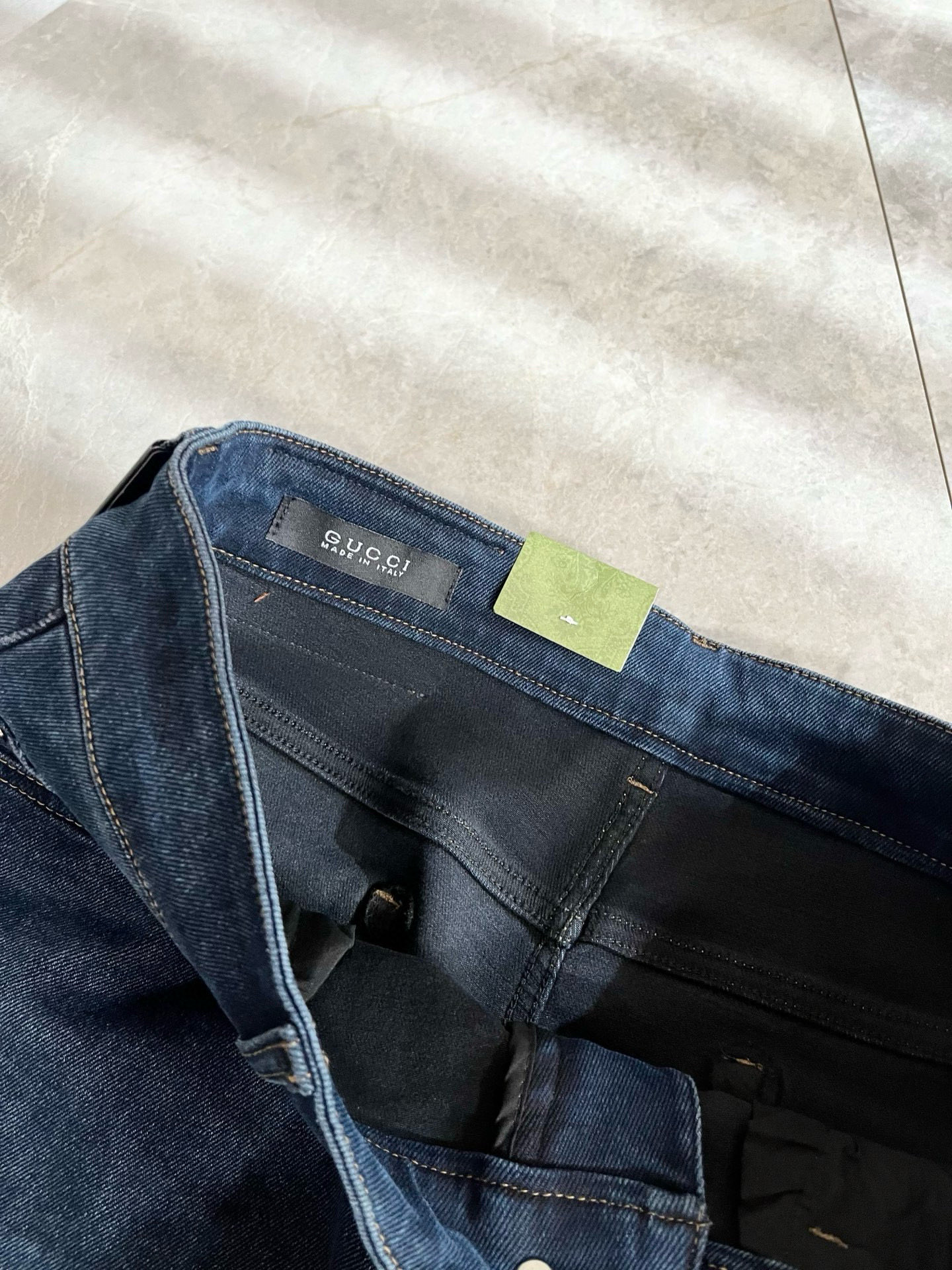 Guc*古奇 2026春夏新品男士高端休闲百搭四季通勤修身剪裁牛仔裤！对于粉丝来说，这样大气的经典设计足