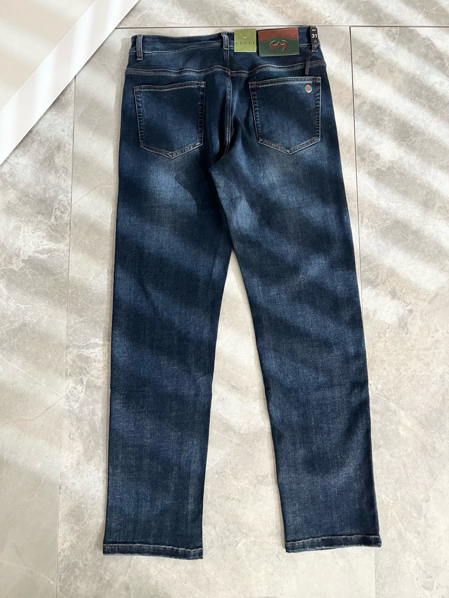 Guc*古奇 2026春夏新品男士高端休闲百搭四季通勤修身剪裁牛仔裤！对于粉丝来说，这样大气的经典设计足